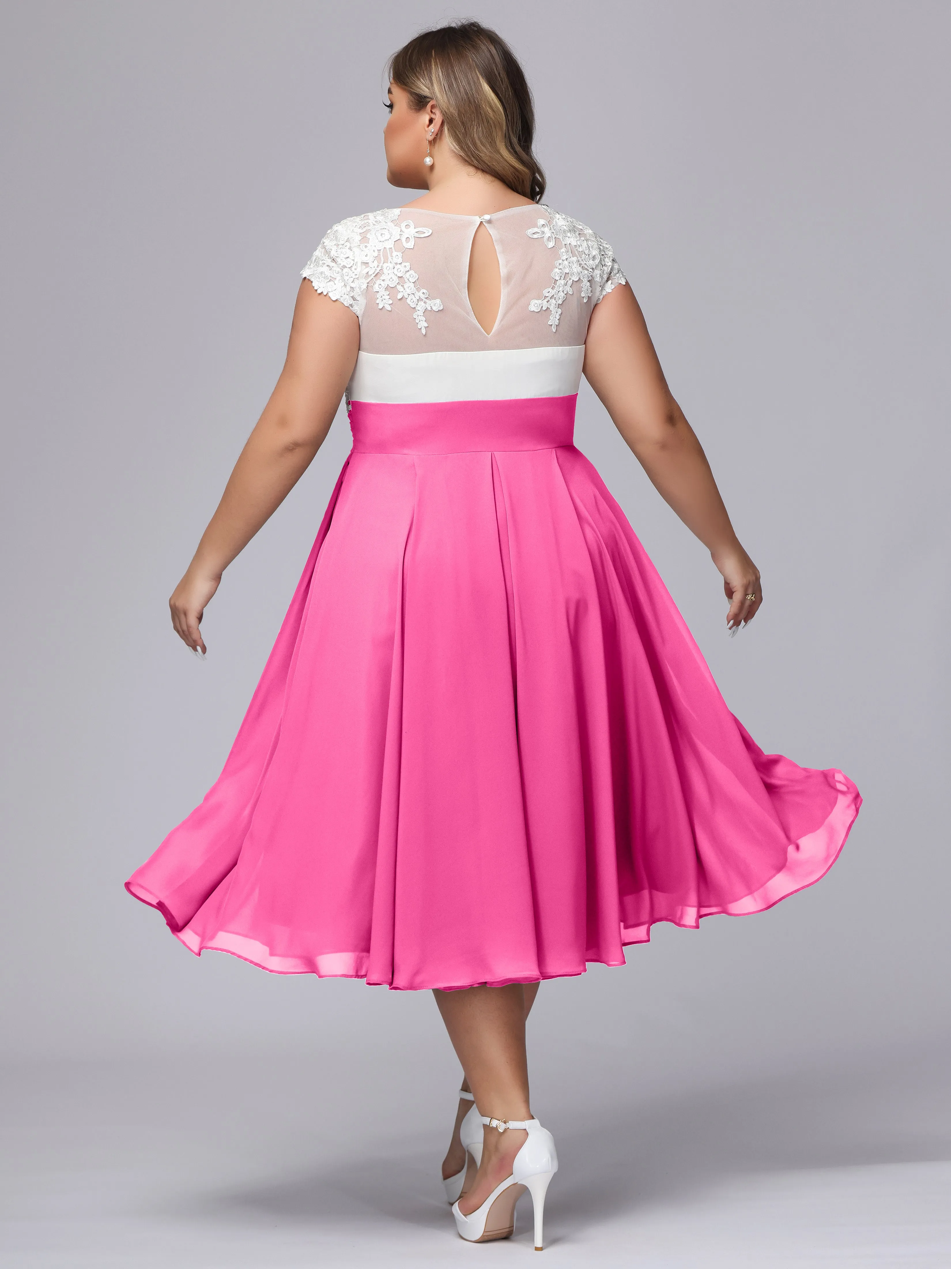 Chic Lace Top Chiffon Tea-Length Plus Size Bridesmaid Dress