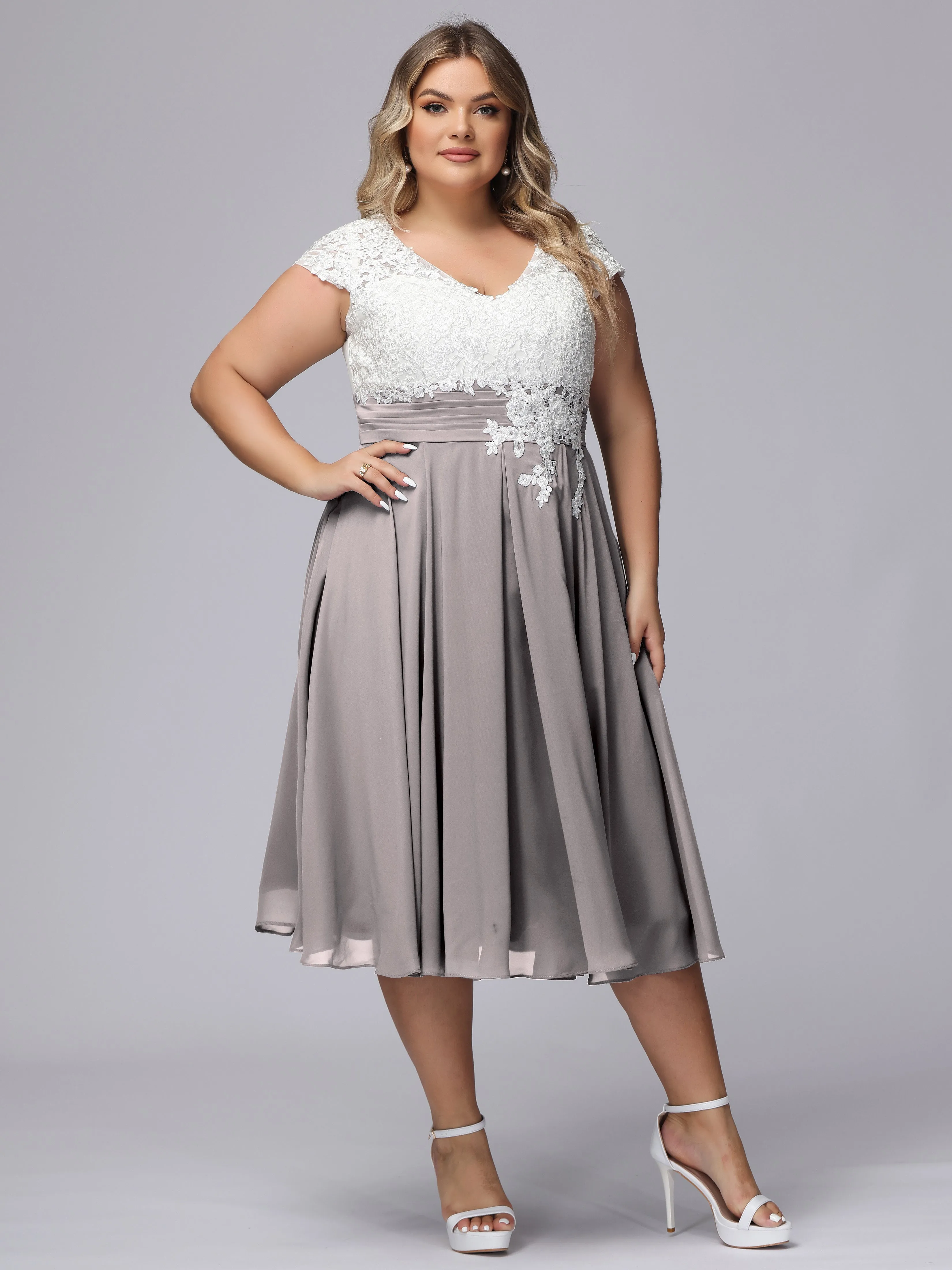 Chic Lace Top Chiffon Tea-Length Plus Size Bridesmaid Dress