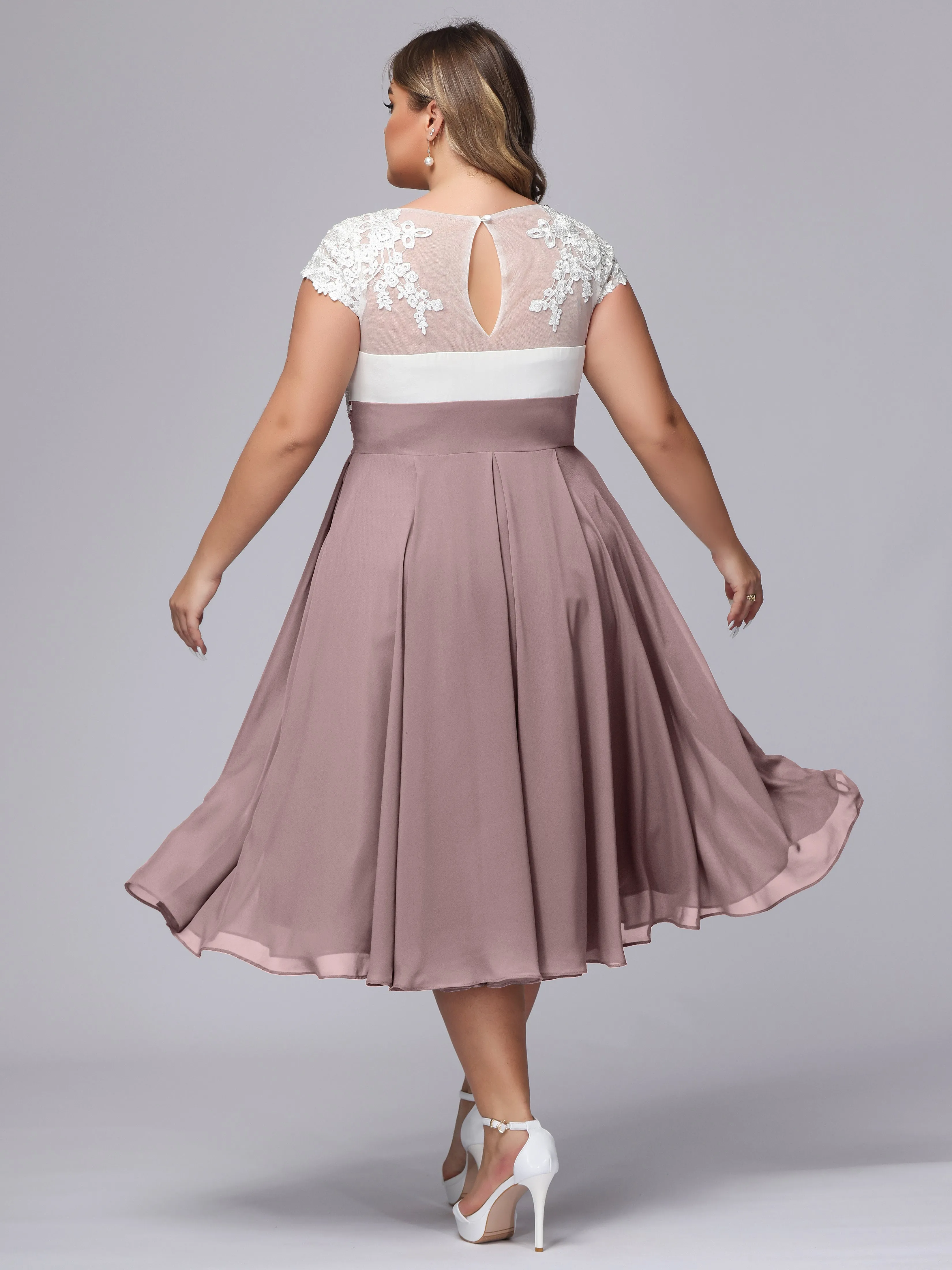 Chic Lace Top Chiffon Tea-Length Plus Size Bridesmaid Dress