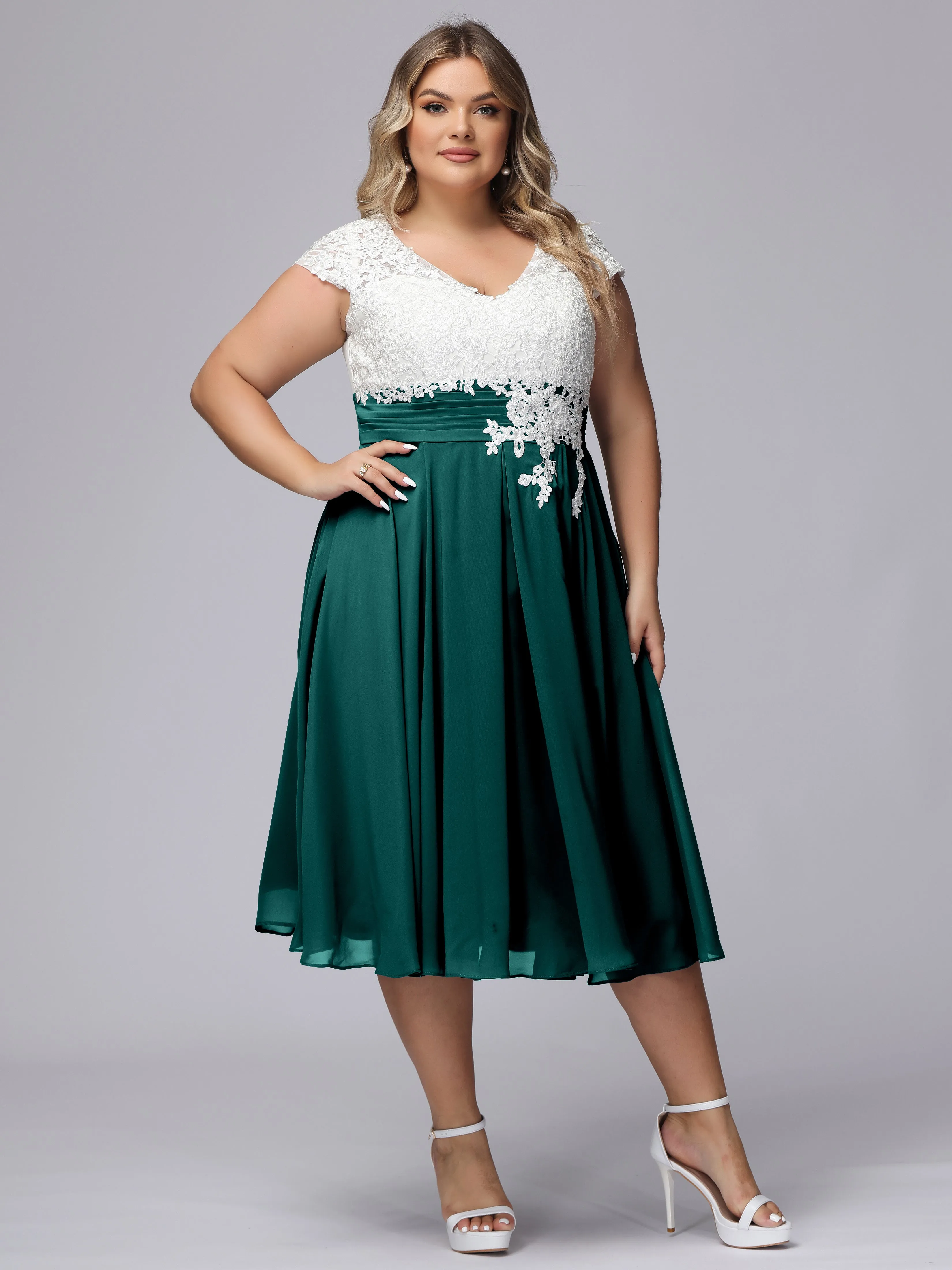 Chic Lace Top Chiffon Tea-Length Plus Size Bridesmaid Dress