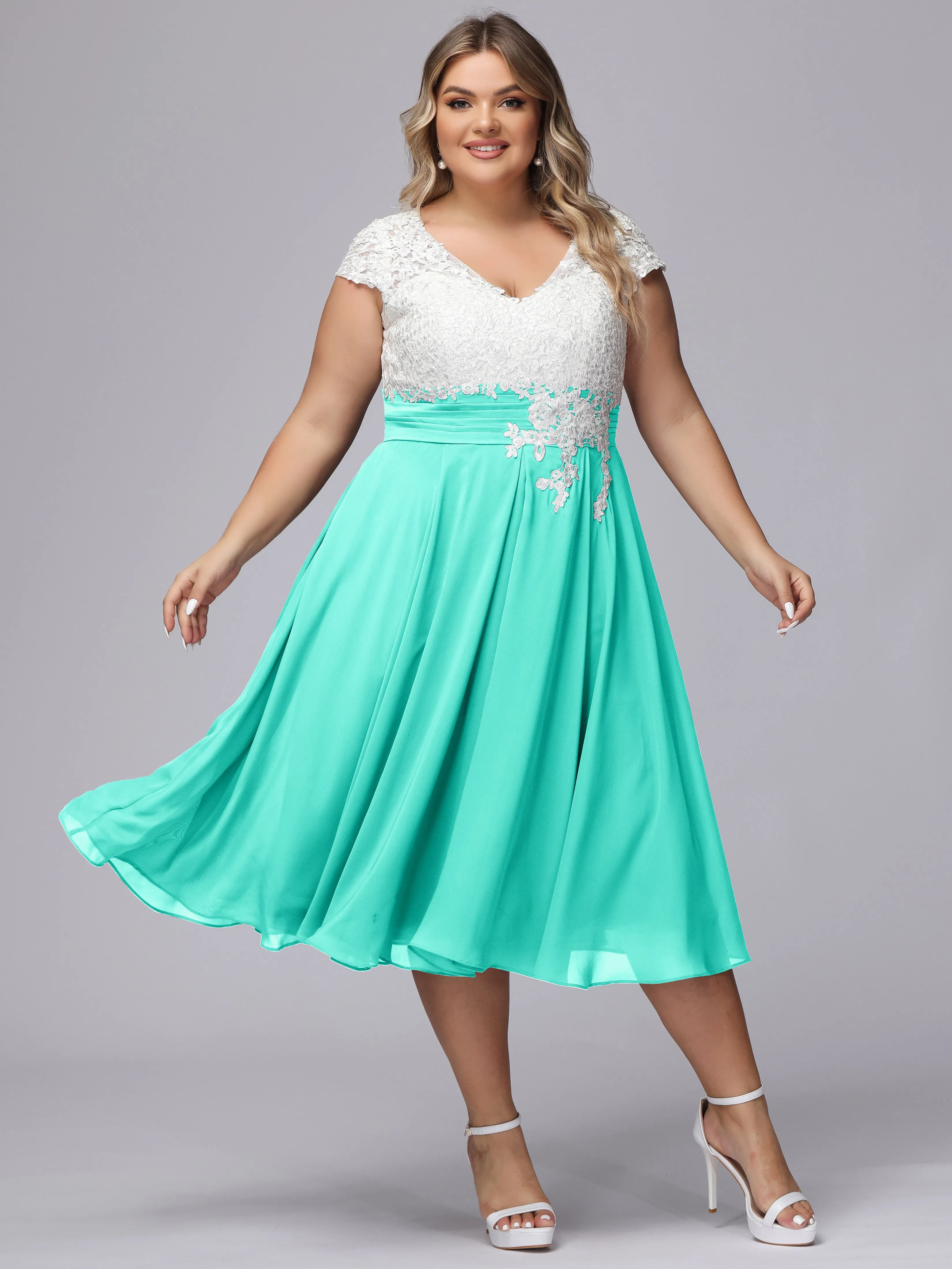 Chic Lace Top Chiffon Tea-Length Plus Size Bridesmaid Dress