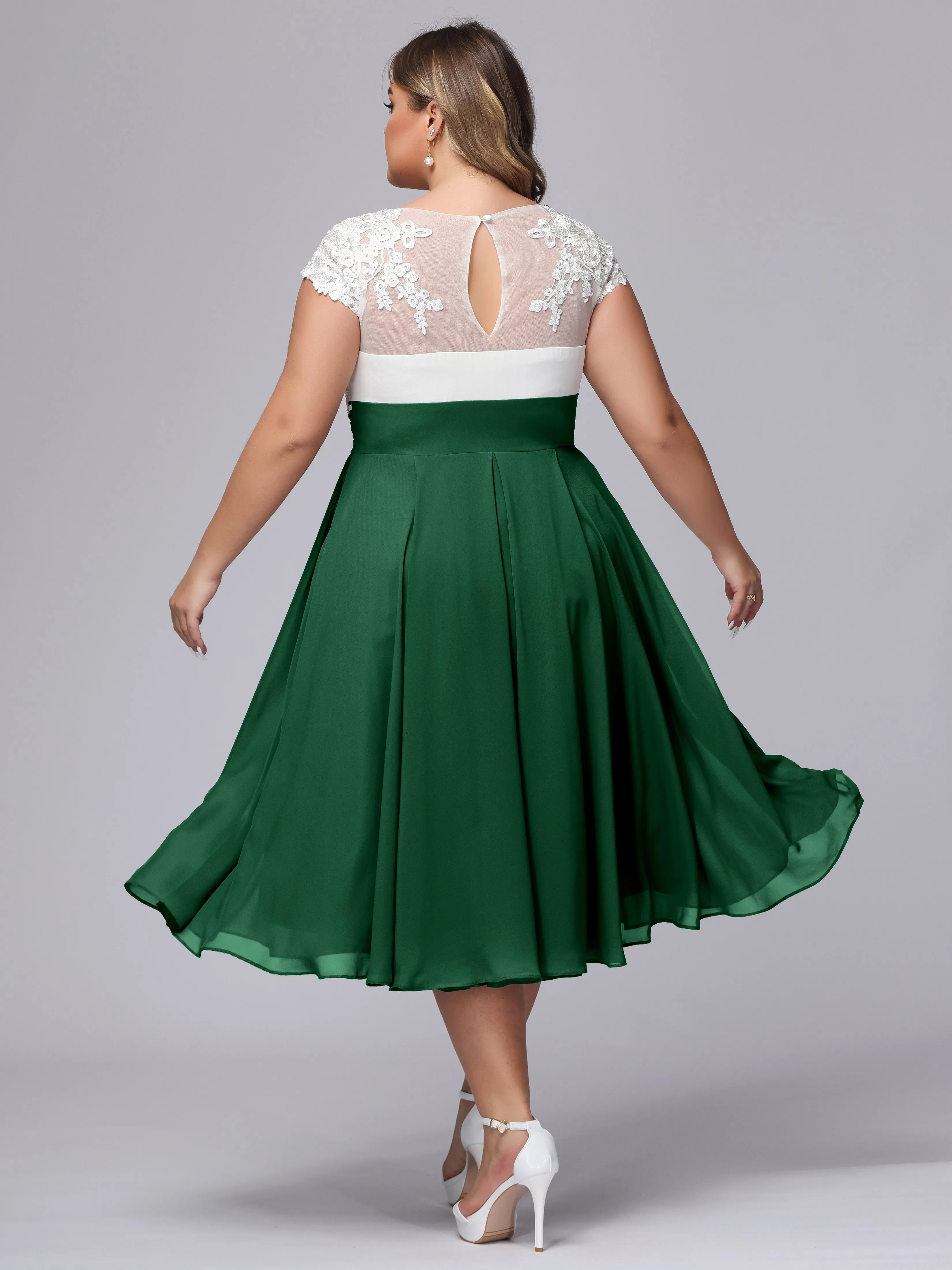 Chic Lace Top Chiffon Tea-Length Plus Size Bridesmaid Dress