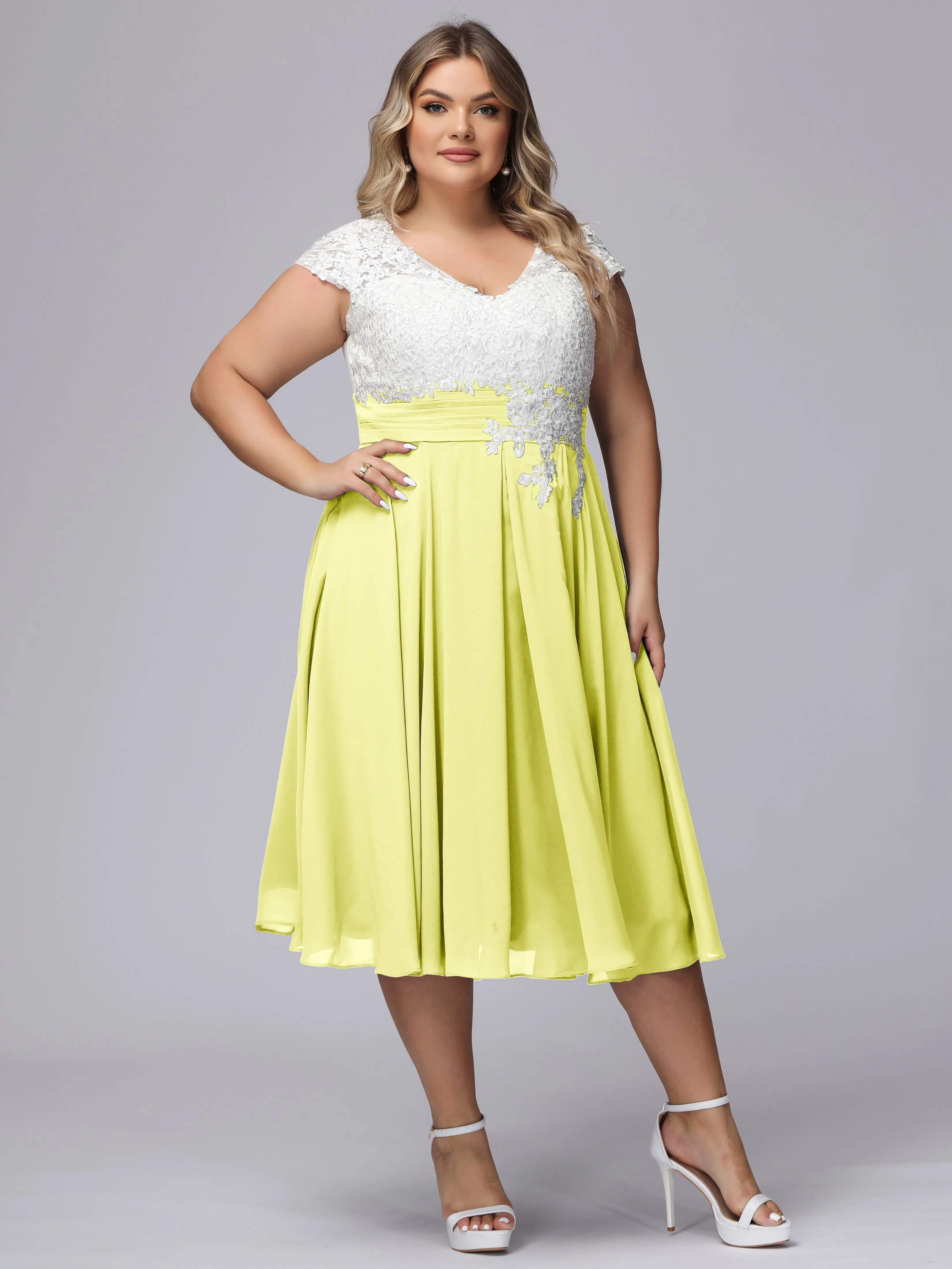 Chic Lace Top Chiffon Tea-Length Plus Size Bridesmaid Dress