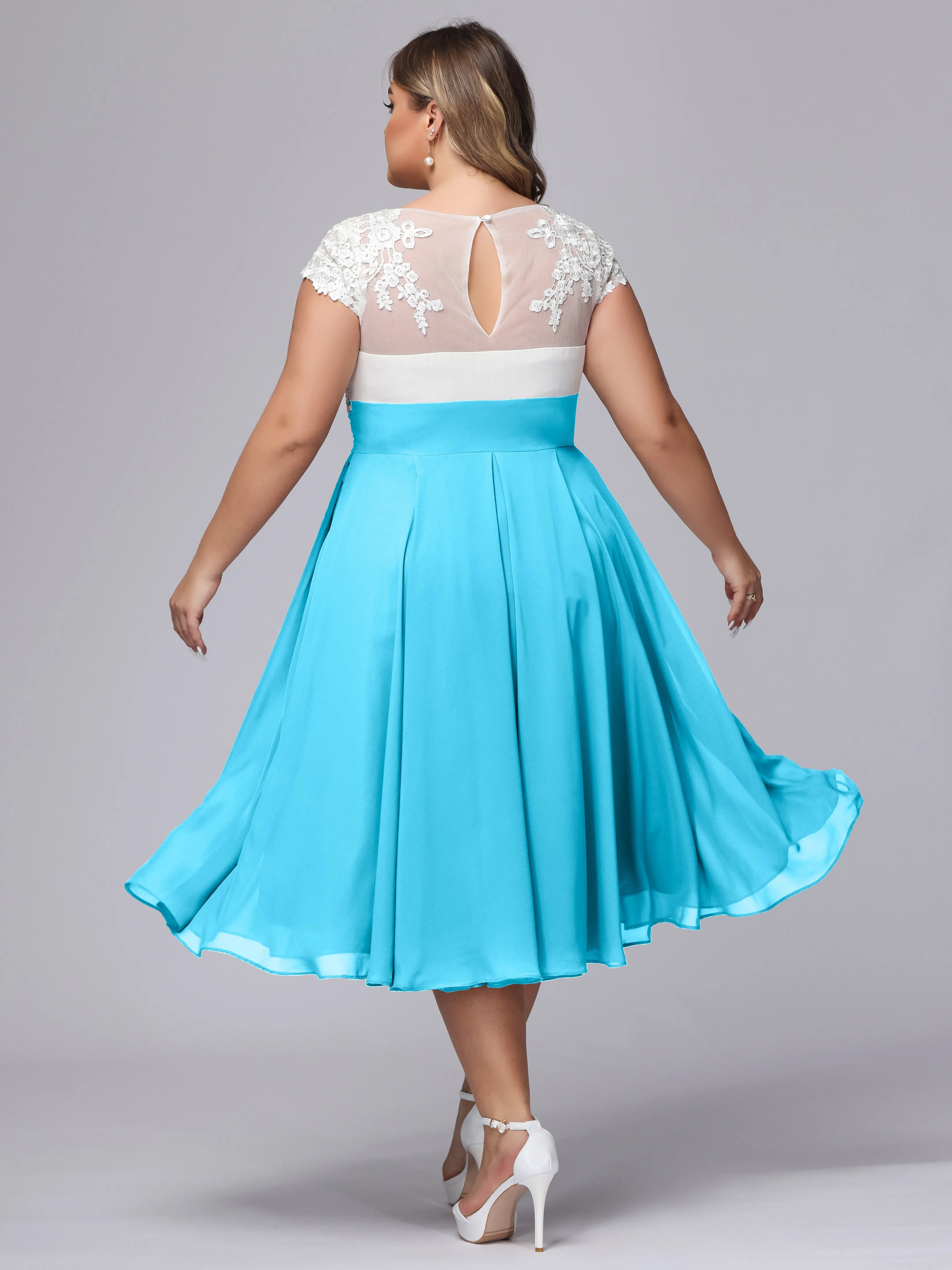 Chic Lace Top Chiffon Tea-Length Plus Size Bridesmaid Dress