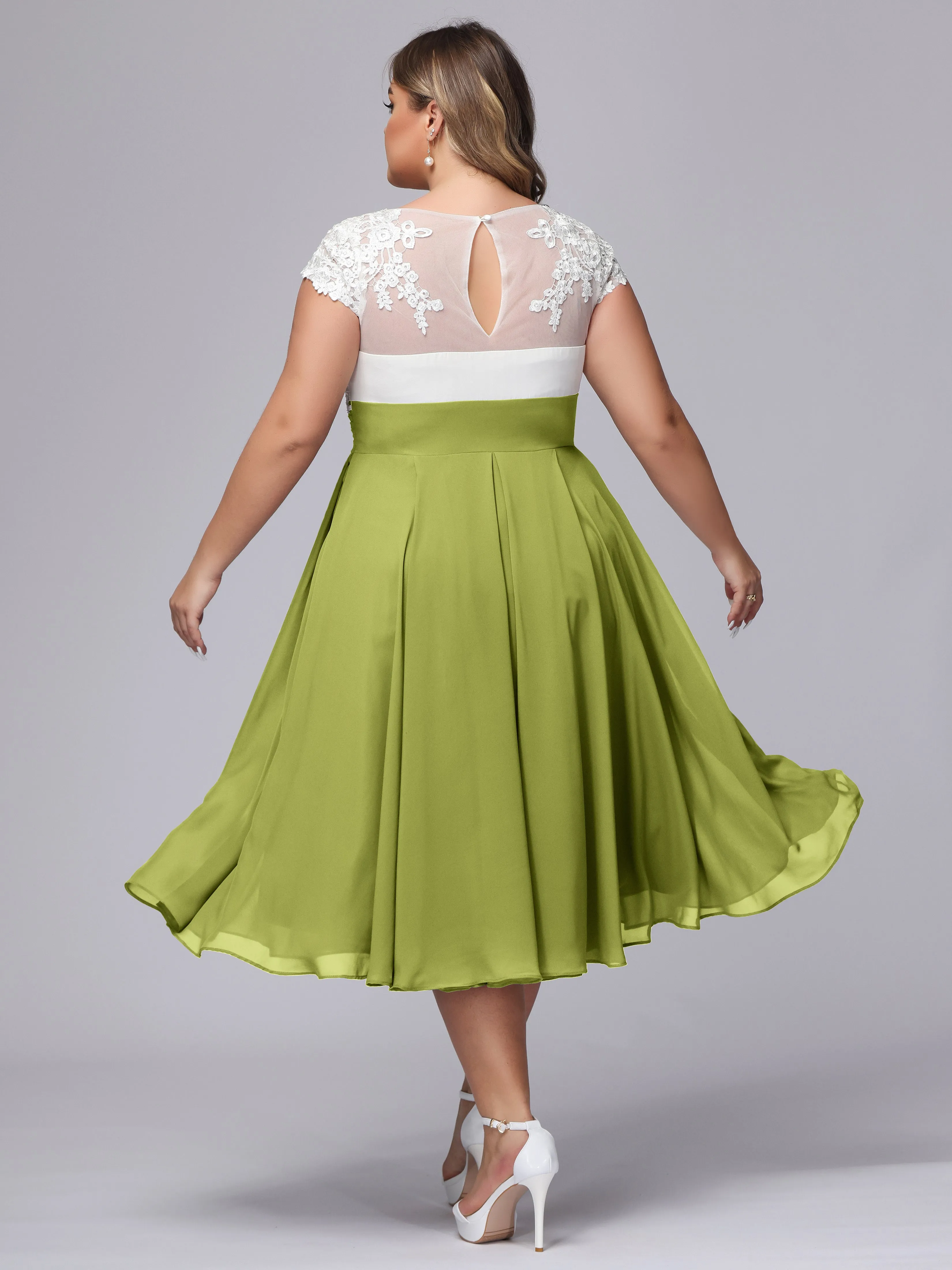 Chic Lace Top Chiffon Tea-Length Plus Size Bridesmaid Dress