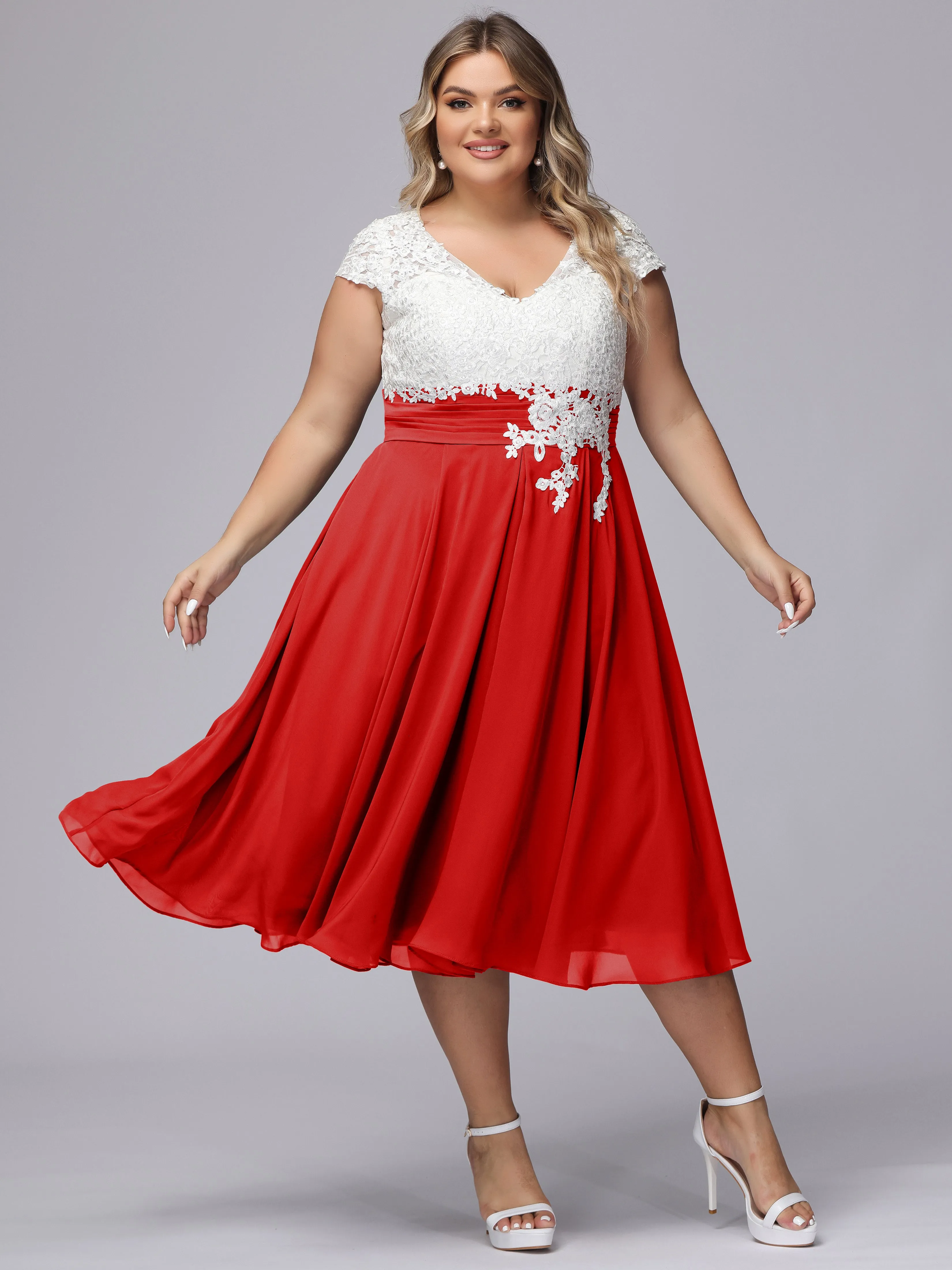 Chic Lace Top Chiffon Tea-Length Plus Size Bridesmaid Dress