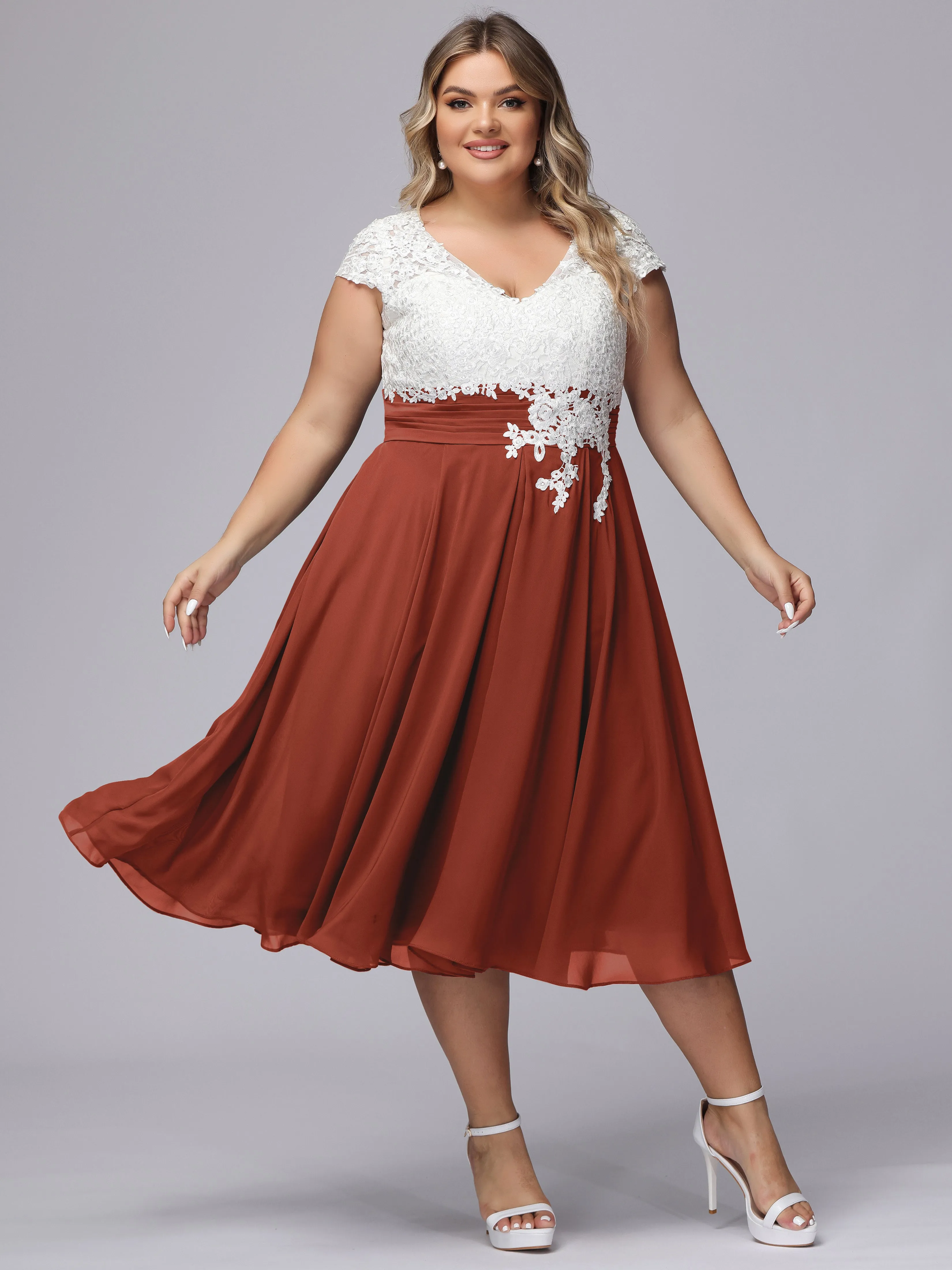 Chic Lace Top Chiffon Tea-Length Plus Size Bridesmaid Dress