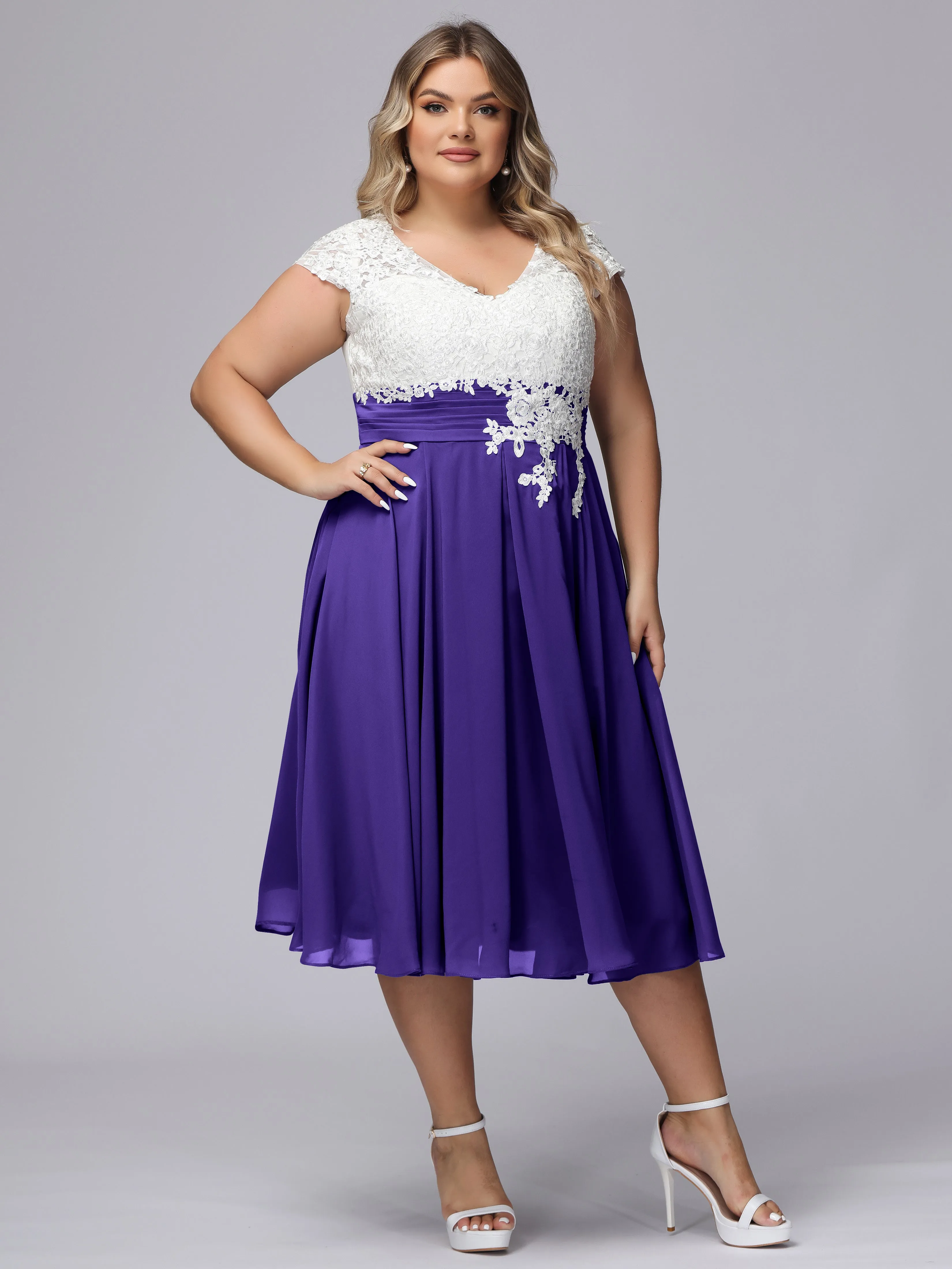 Chic Lace Top Chiffon Tea-Length Plus Size Bridesmaid Dress