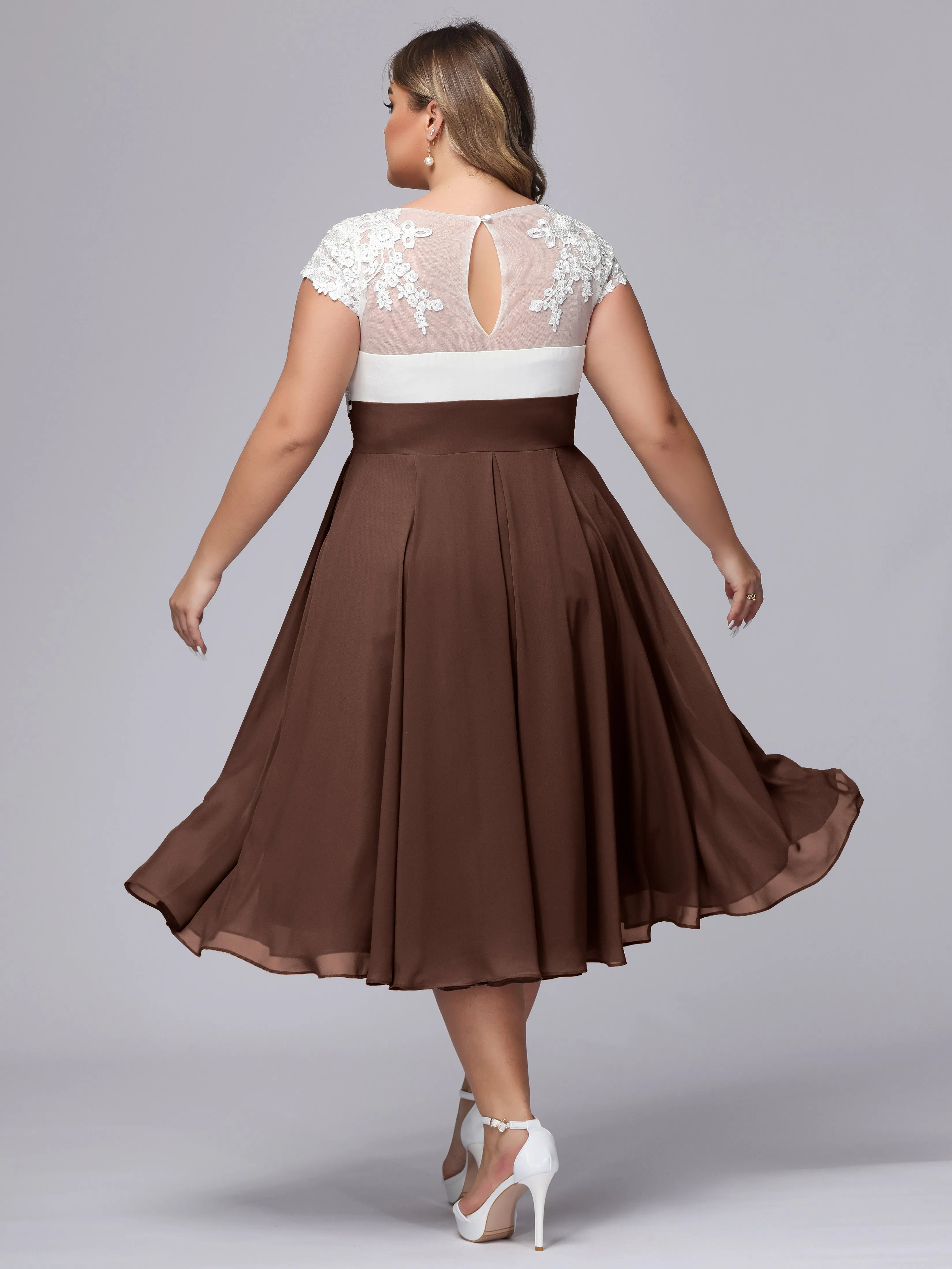 Chic Lace Top Chiffon Tea-Length Plus Size Bridesmaid Dress