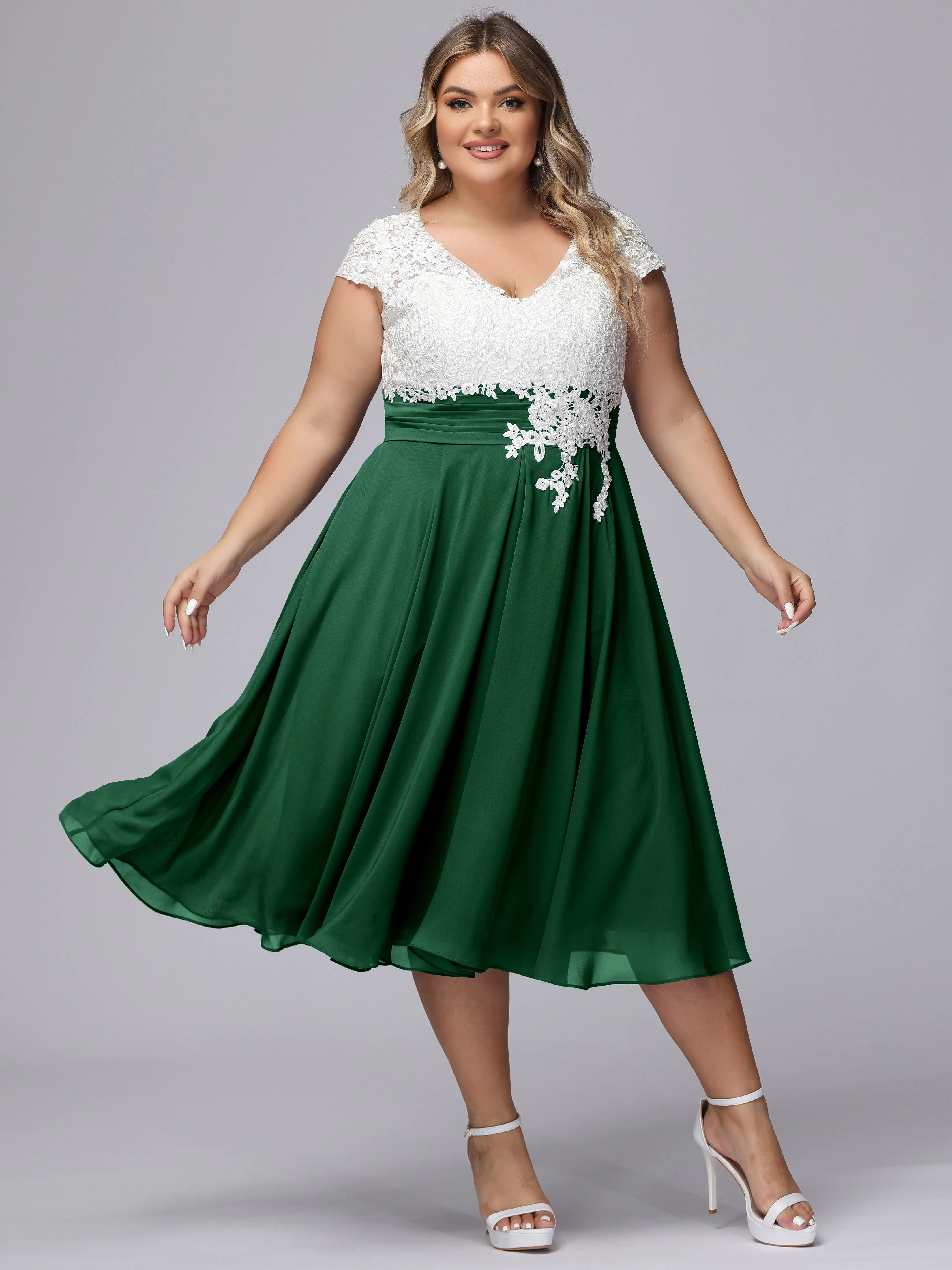 Chic Lace Top Chiffon Tea-Length Plus Size Bridesmaid Dress
