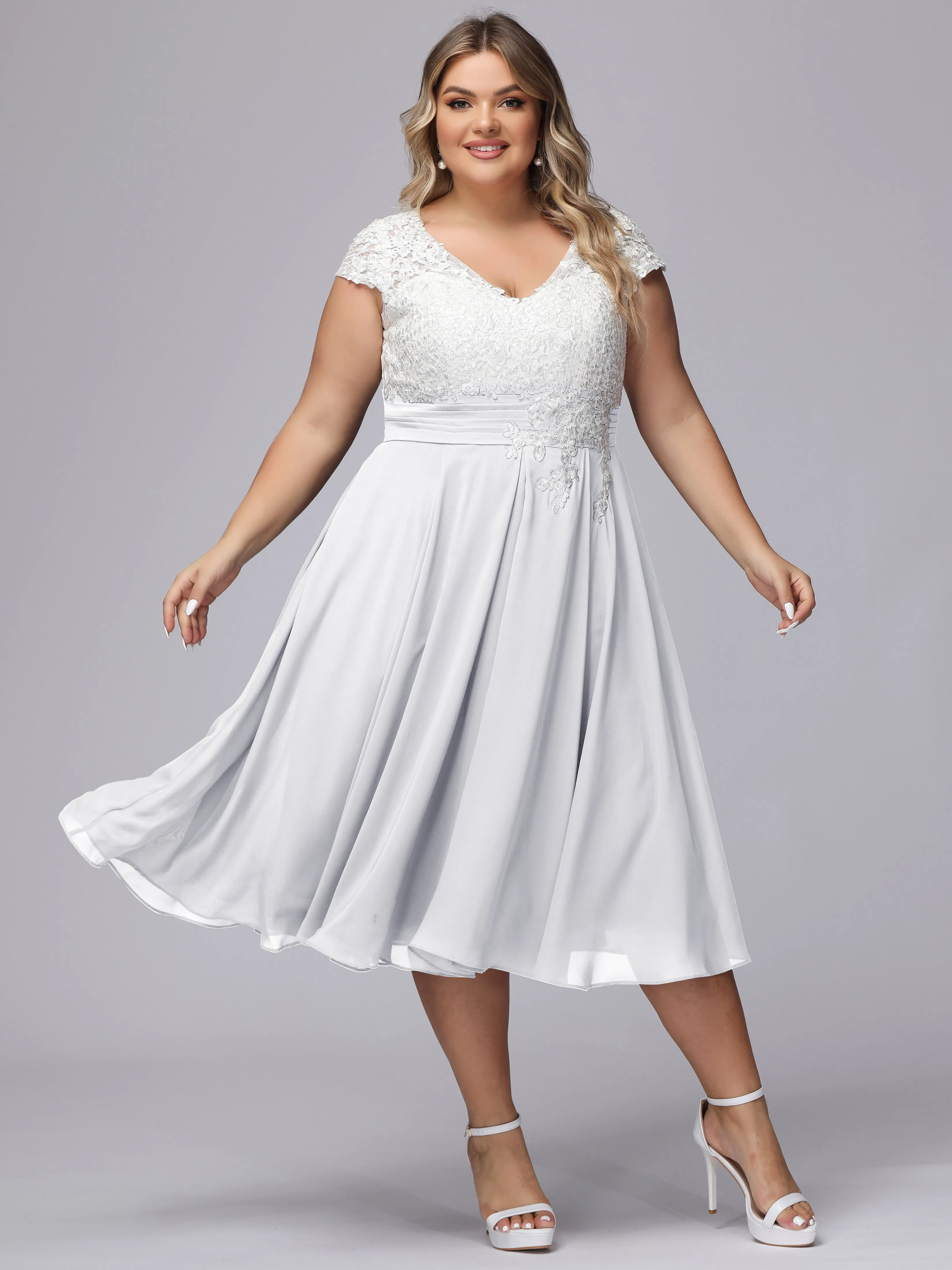 Chic Lace Top Chiffon Tea-Length Plus Size Bridesmaid Dress