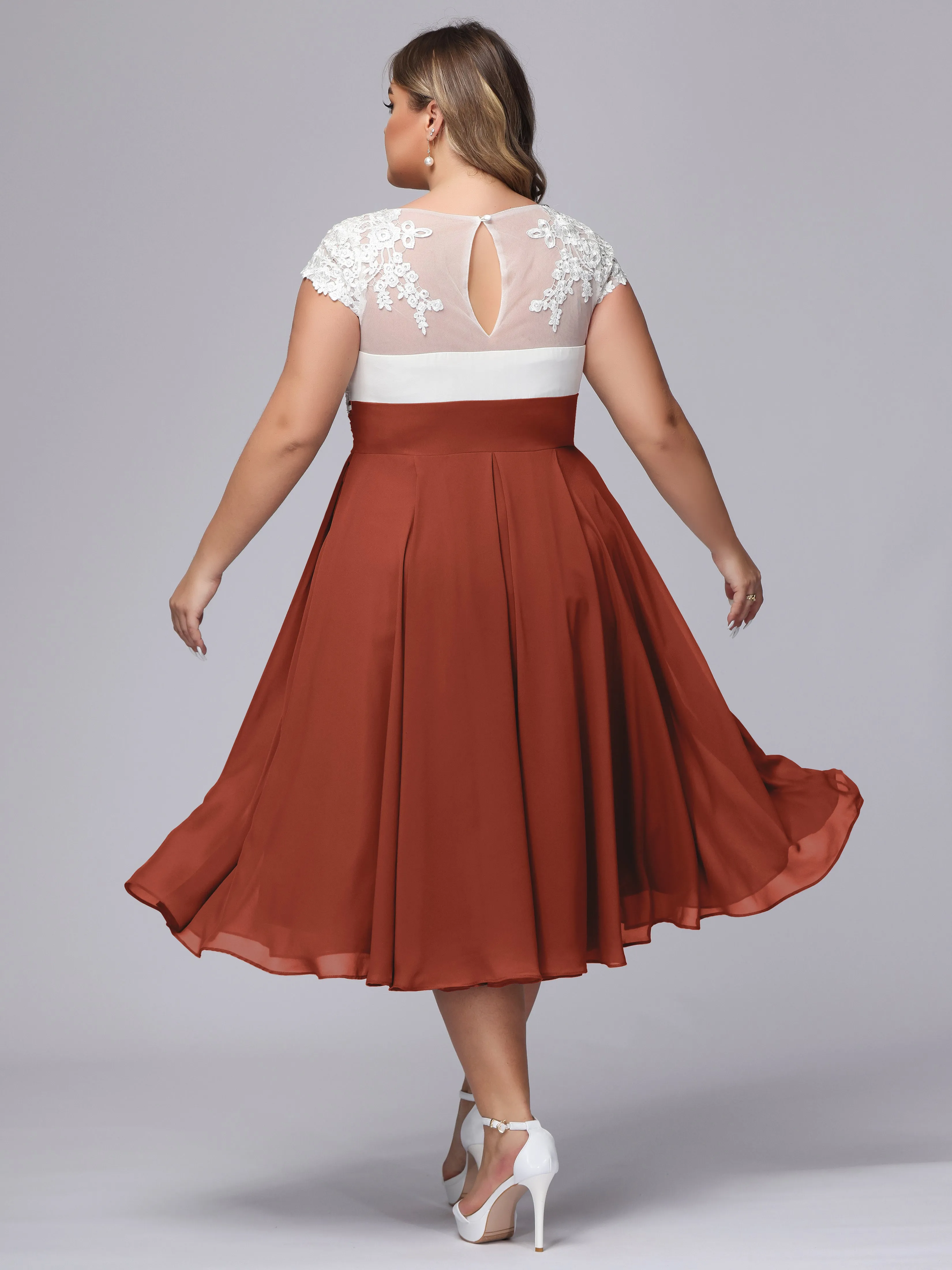 Chic Lace Top Chiffon Tea-Length Plus Size Bridesmaid Dress