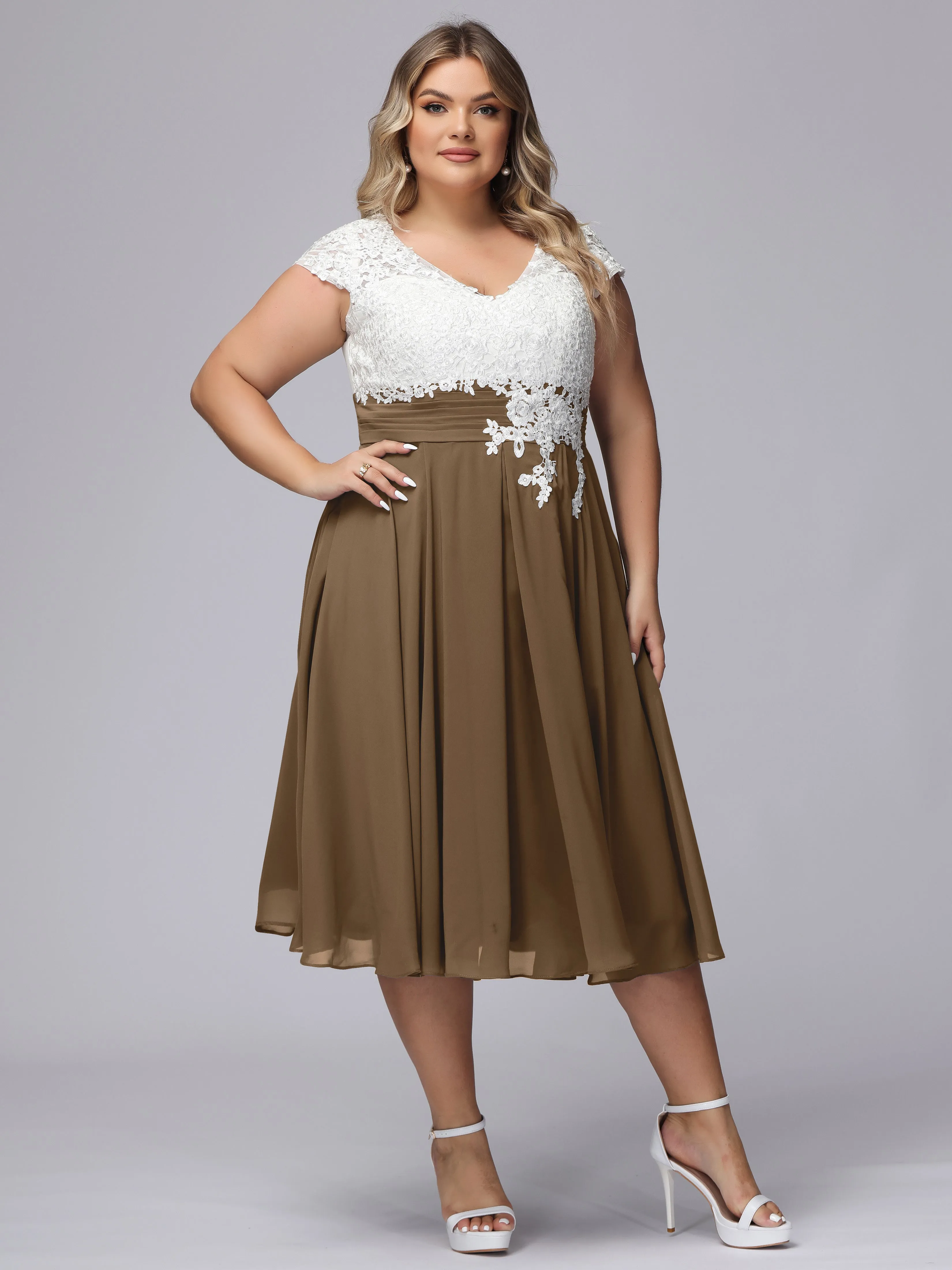 Chic Lace Top Chiffon Tea-Length Plus Size Bridesmaid Dress