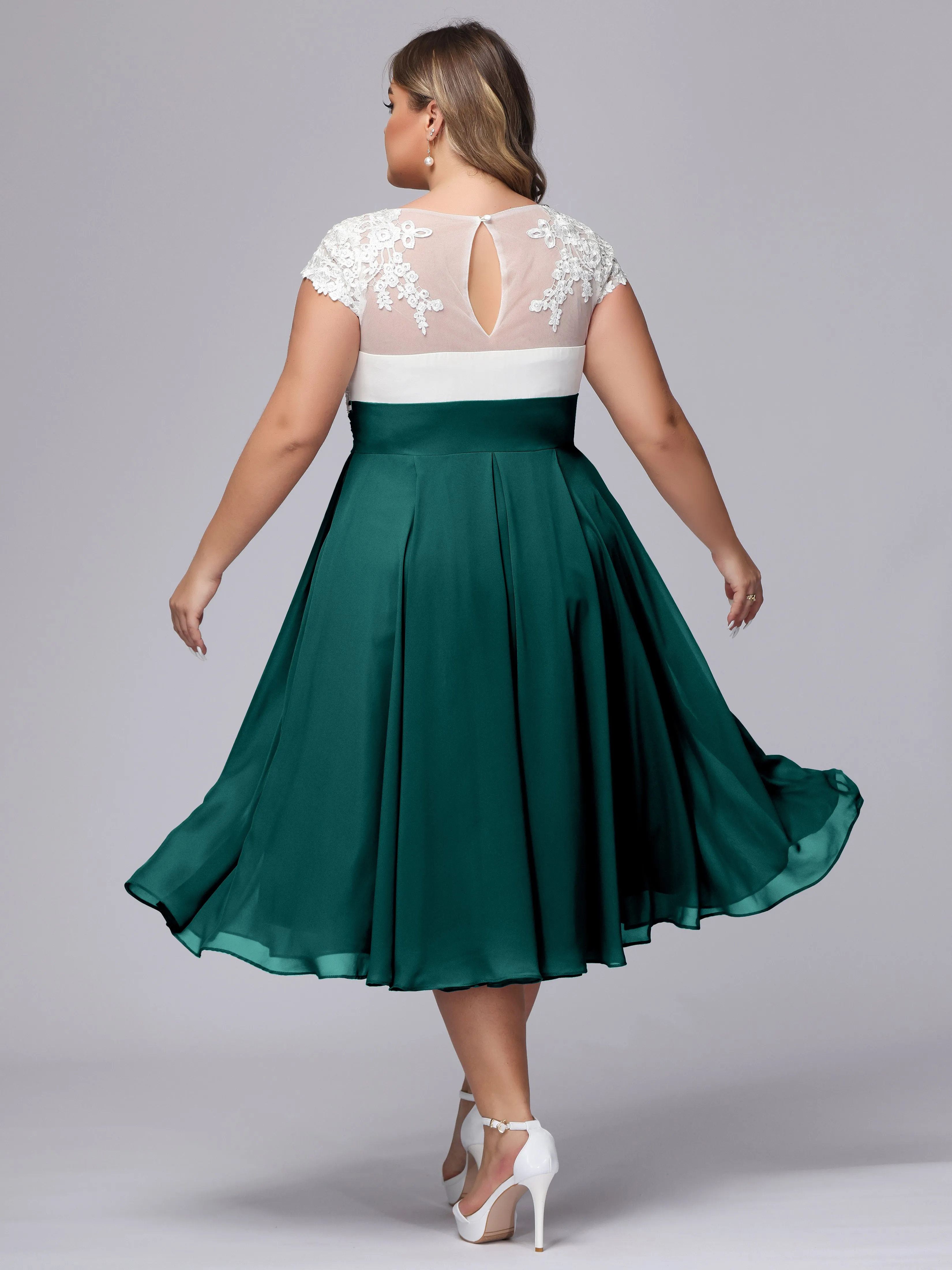 Chic Lace Top Chiffon Tea-Length Plus Size Bridesmaid Dress