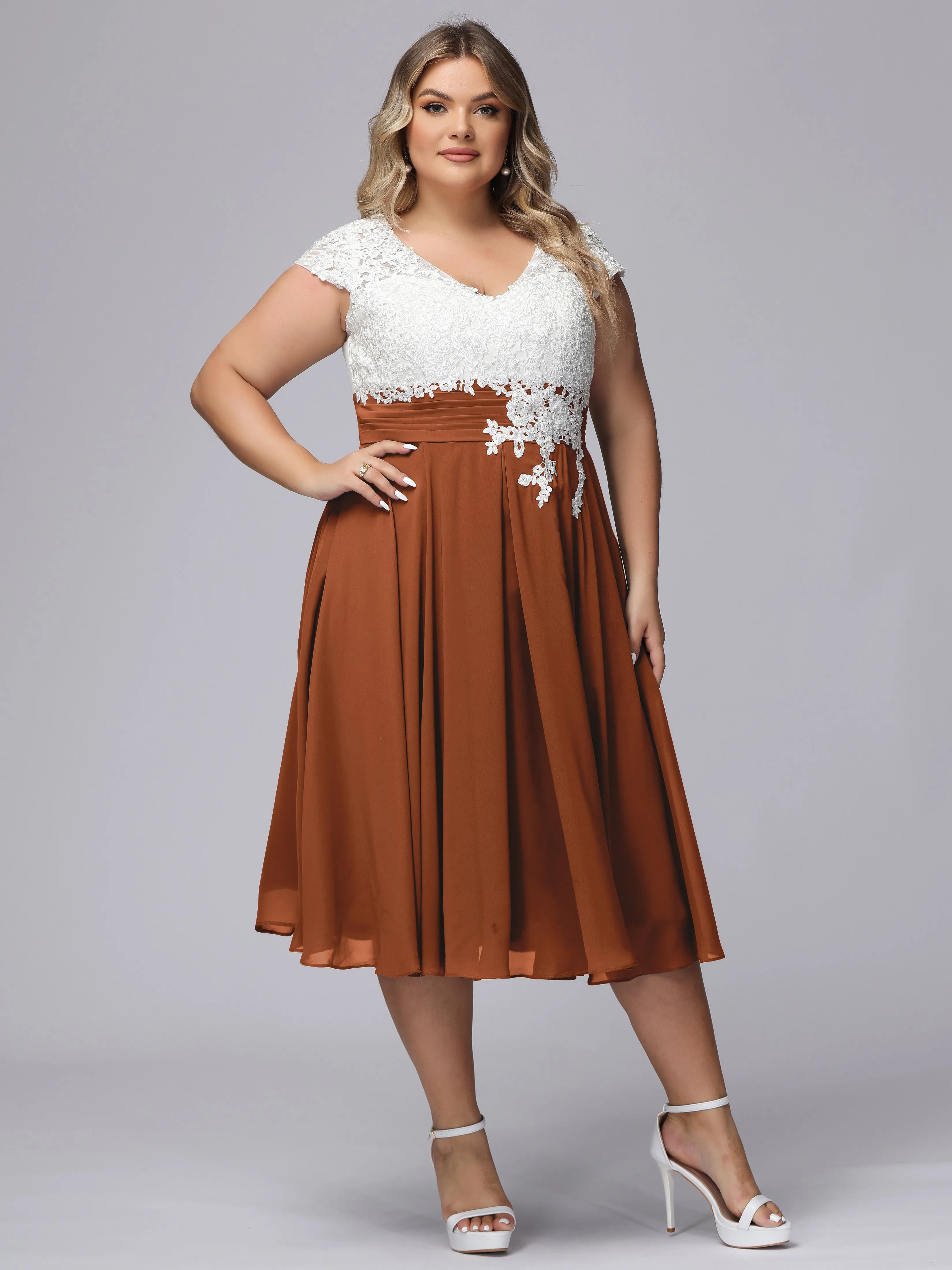Chic Lace Top Chiffon Tea-Length Plus Size Bridesmaid Dress
