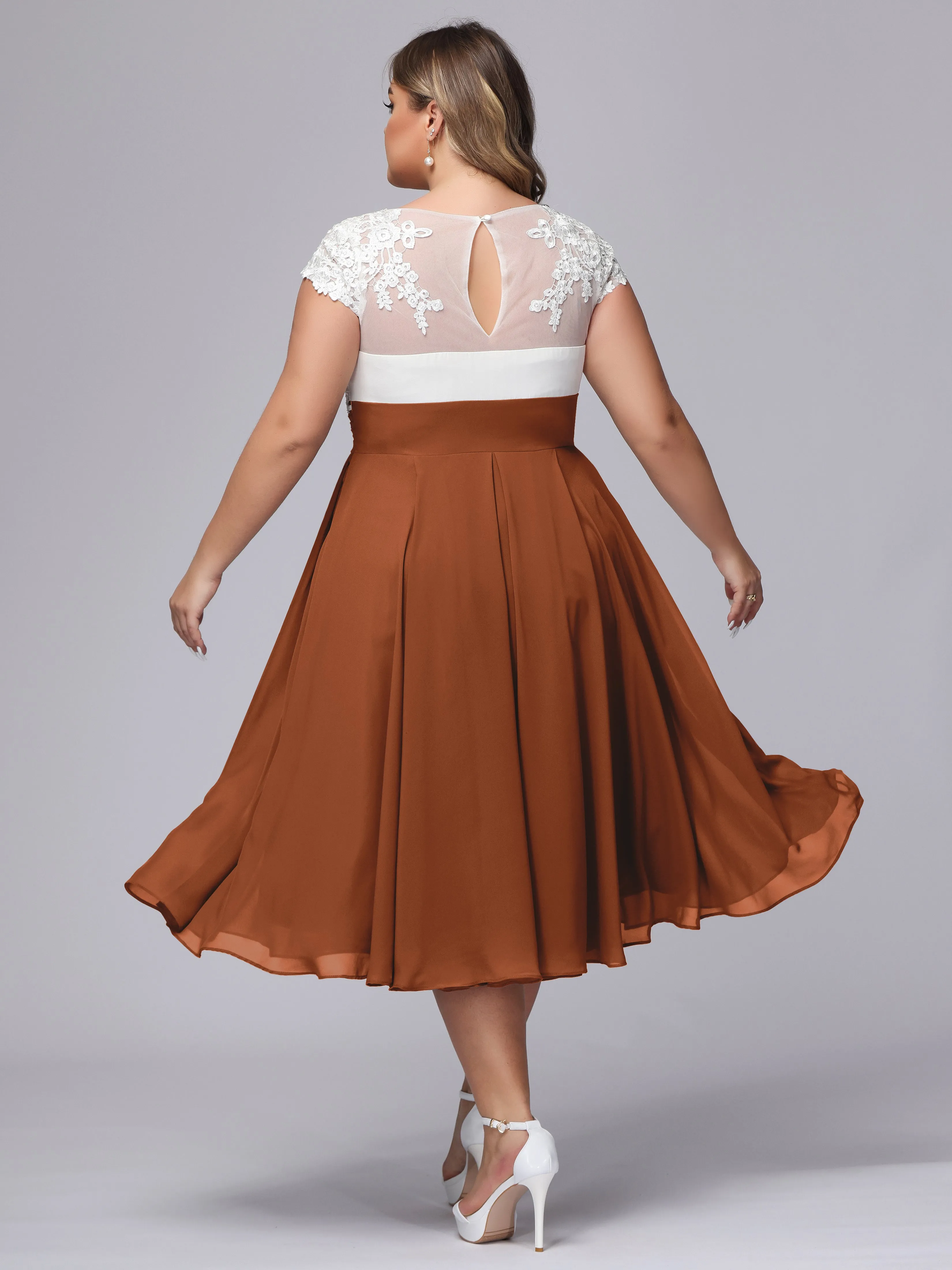 Chic Lace Top Chiffon Tea-Length Plus Size Bridesmaid Dress