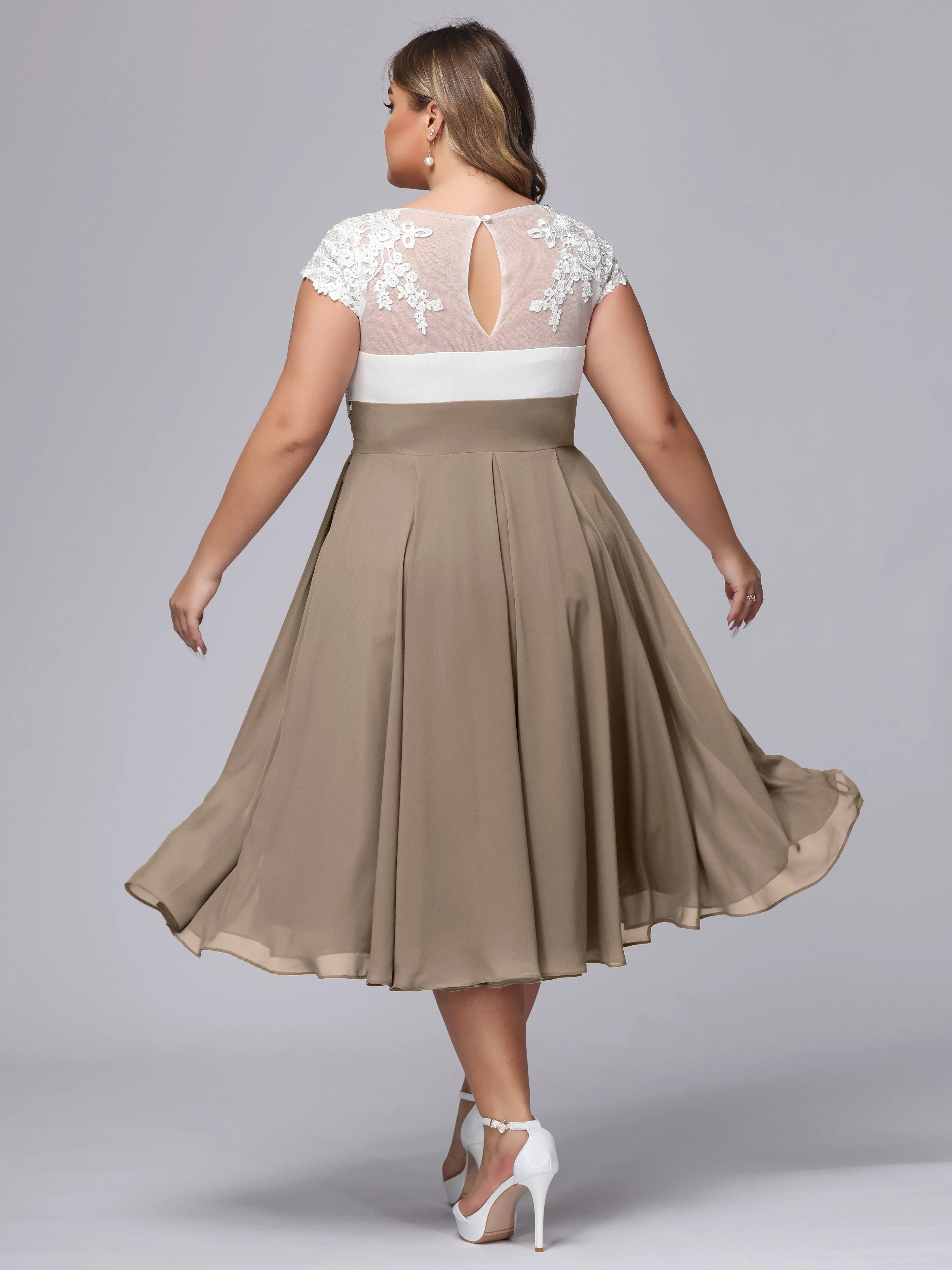 Chic Lace Top Chiffon Tea-Length Plus Size Bridesmaid Dress