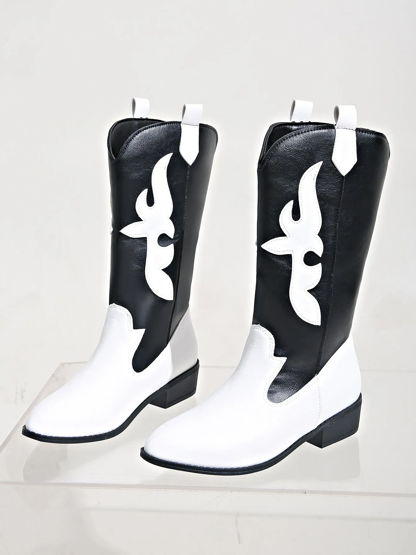 Creamtopmall Black and white spliced pointed toe knight boots