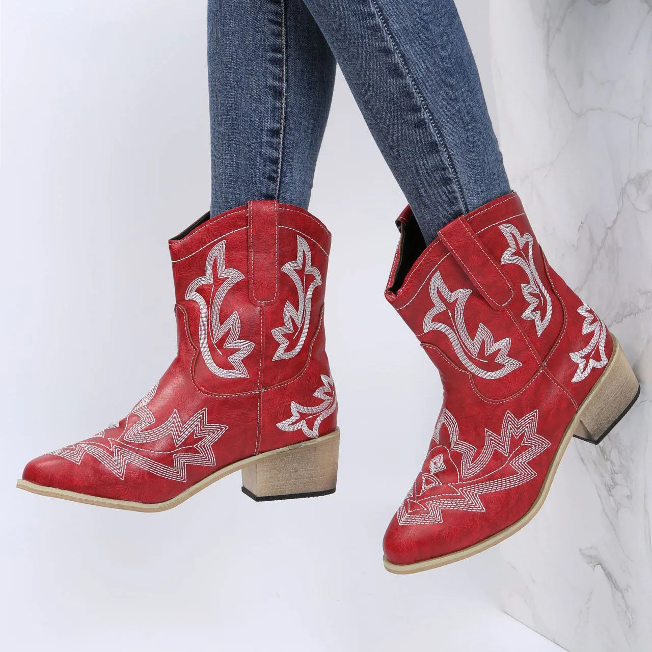Creamtopmall Embroidered Floral Chunky Heel Martin Boots