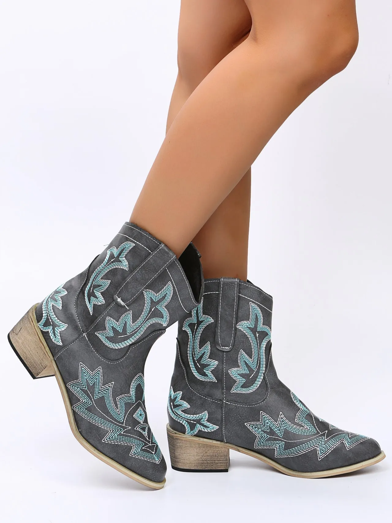 Creamtopmall Embroidered Floral Chunky Heel Martin Boots
