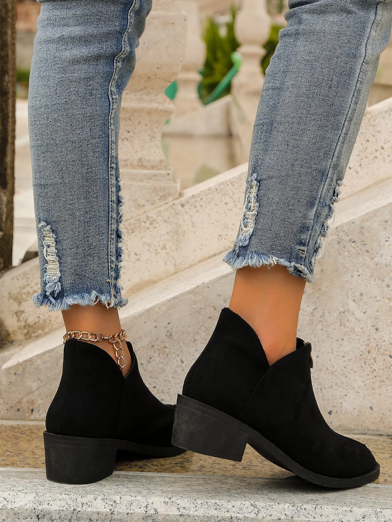 Creamtopmall Fine point leopard mid-seam zip-up Chelsea shoes