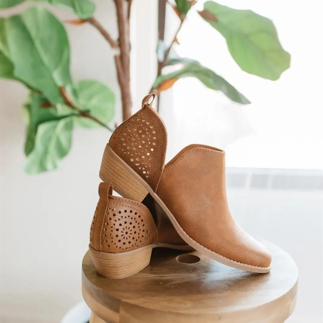 Creamtopmall Retro Enchase High Heel Boots