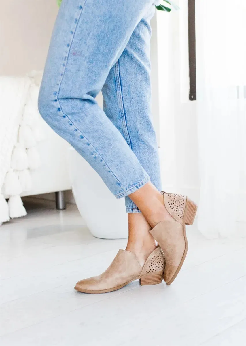 Creamtopmall Retro Enchase High Heel Boots