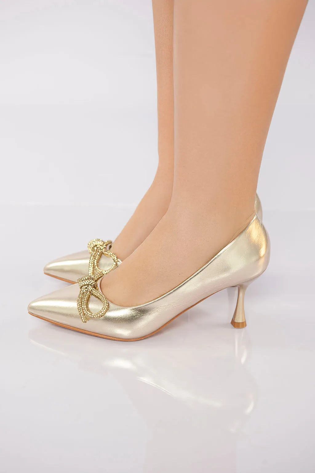 Elegant Bow Detail Mid-Heel - Gold