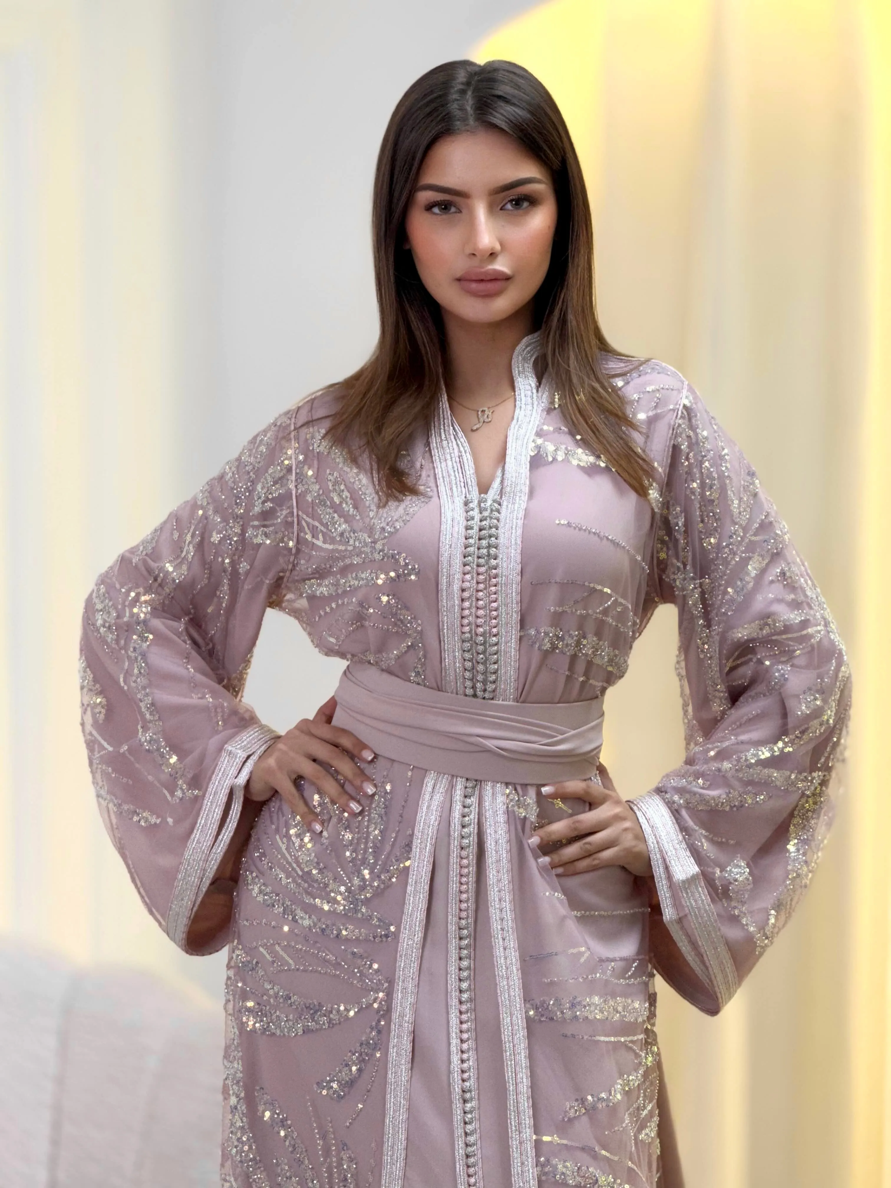Elegant Rana Lebsa