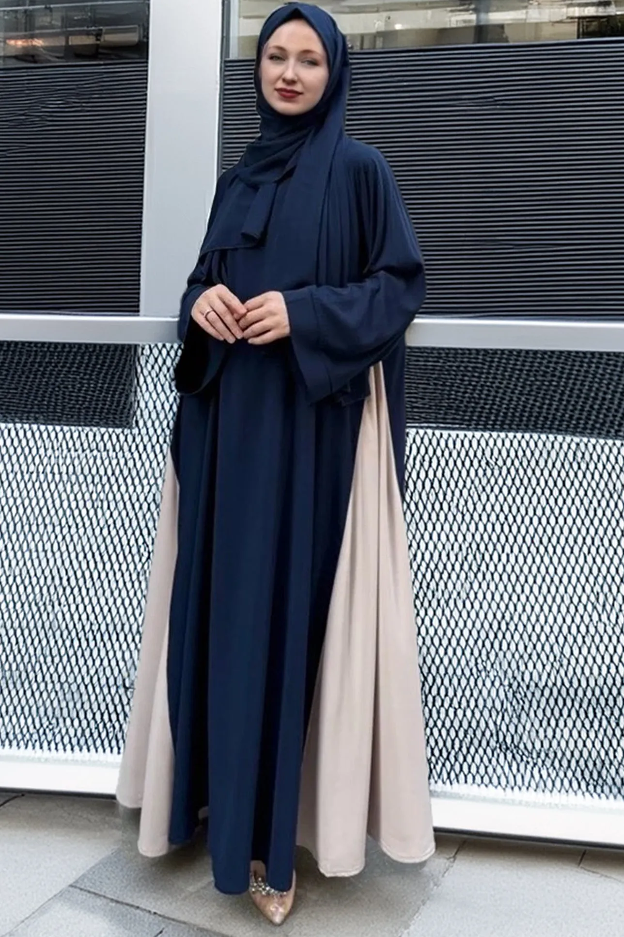 Elegant Rosewood Two-Tone Crepe Abaya