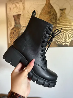 Erin Boot-Black