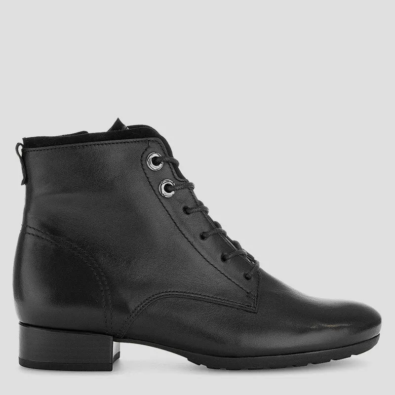 G52.715 - BLACK LEATHER