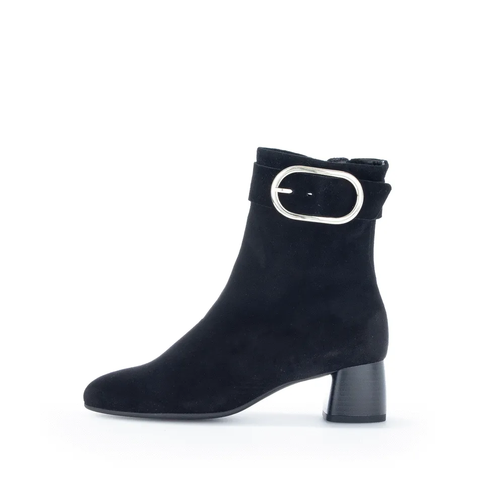 G92.972 - BLACK SUEDE FS