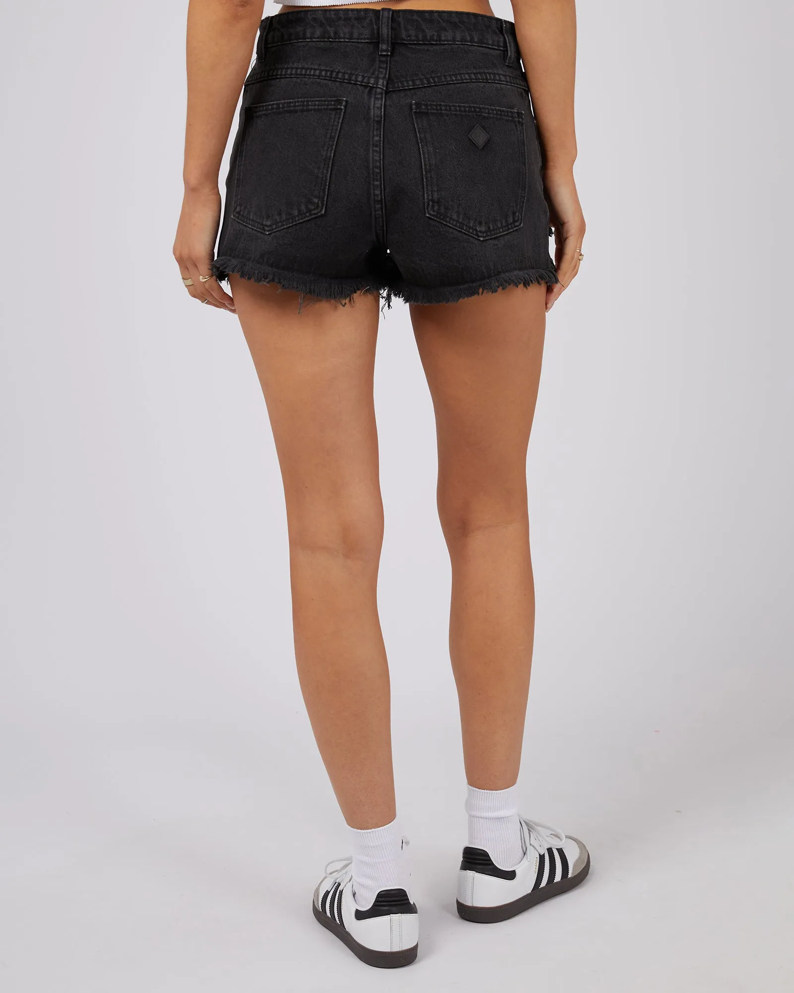 High Relaxed Short Black Salt Black