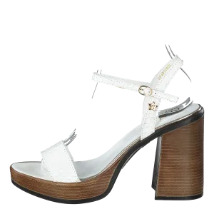 Junet White