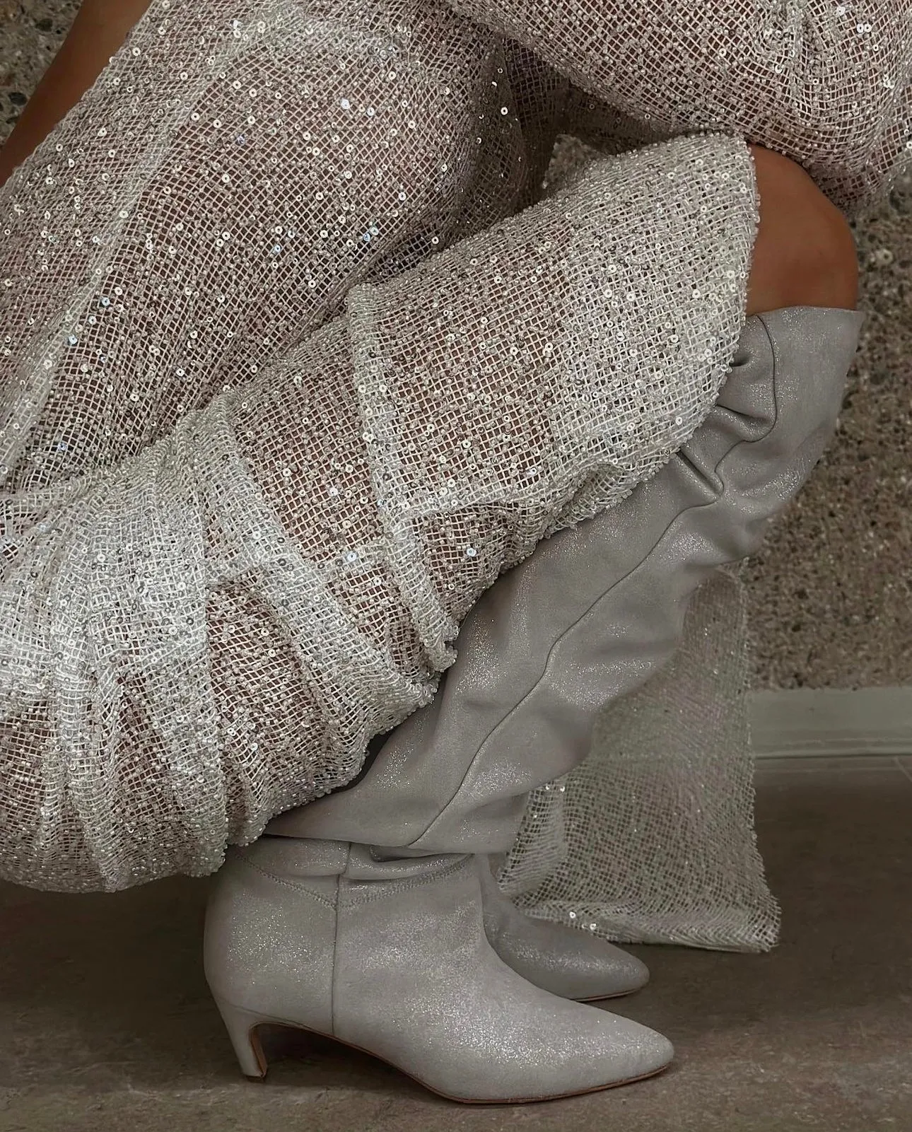 LIGHT GREY GLITTER