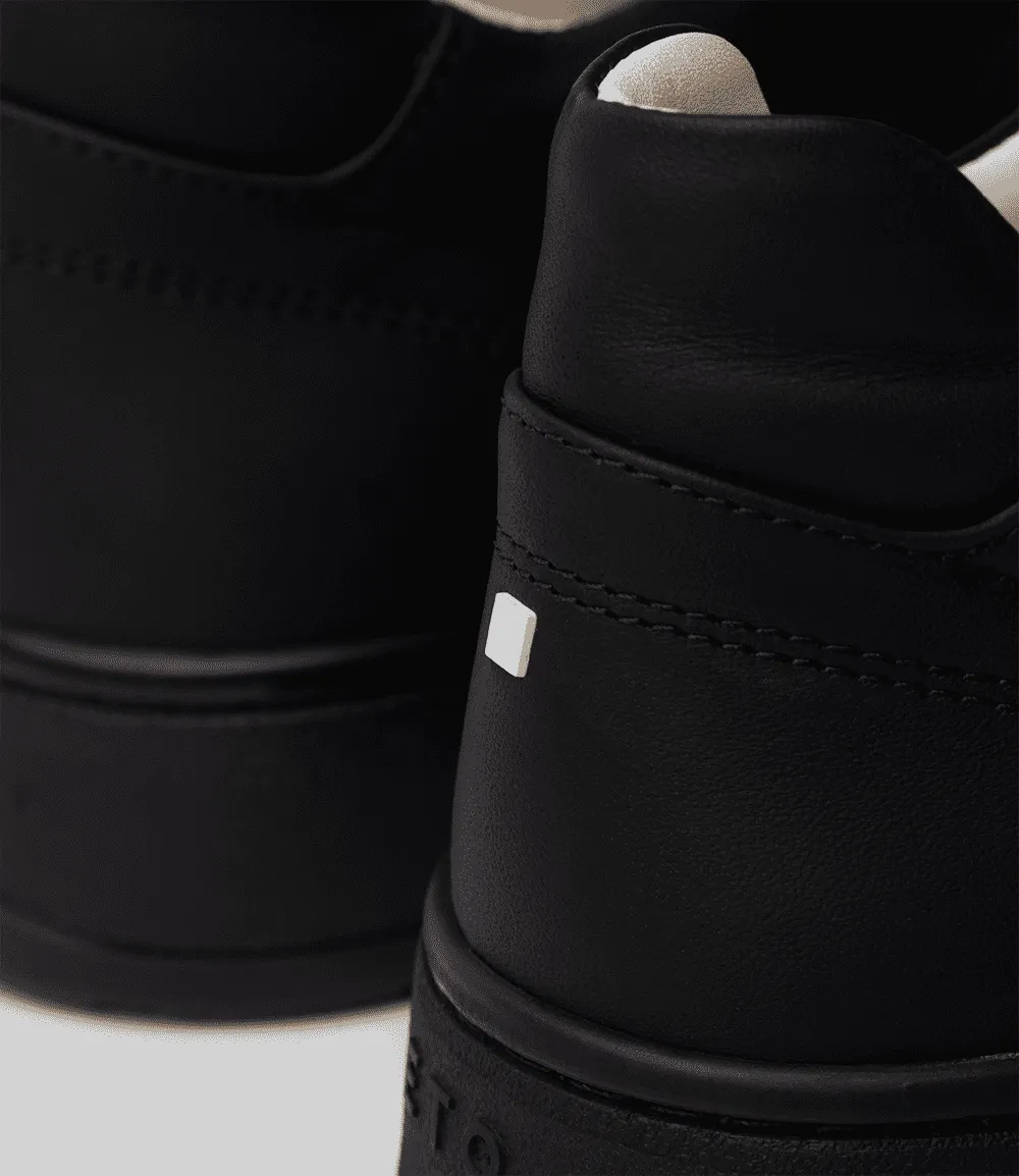 LT 04 Premium Nappa All Black