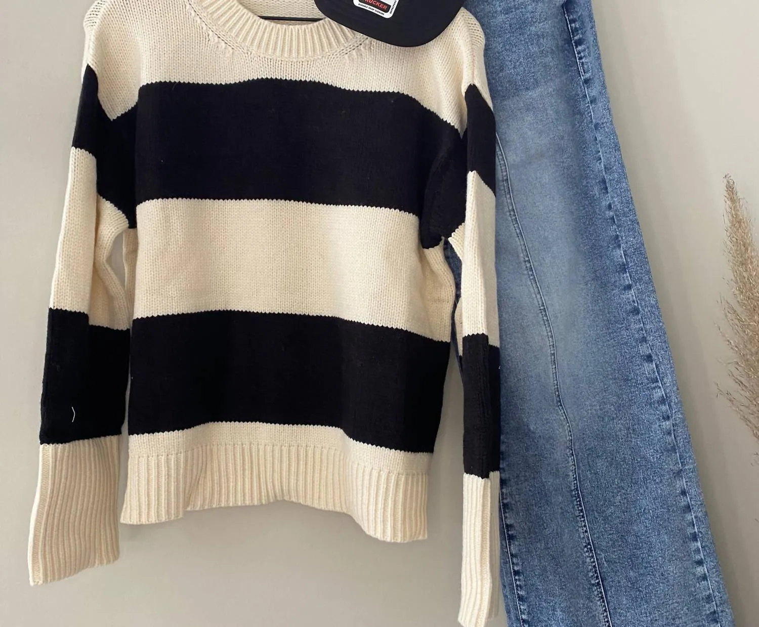 Meg Colorblock Cozy Sweater In Black/cream