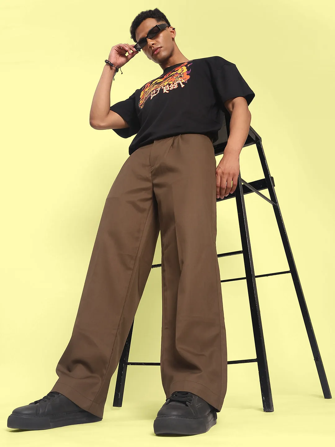 Men Relaxed Dark Khaki Trousers