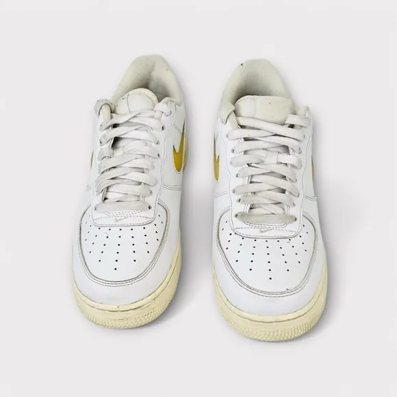 Nike Air Force 1 ’07 LX ‘Pale Vanilla’ Sneakers