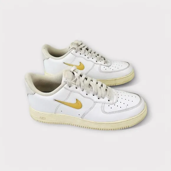 Nike Air Force 1 ’07 LX ‘Pale Vanilla’ Sneakers