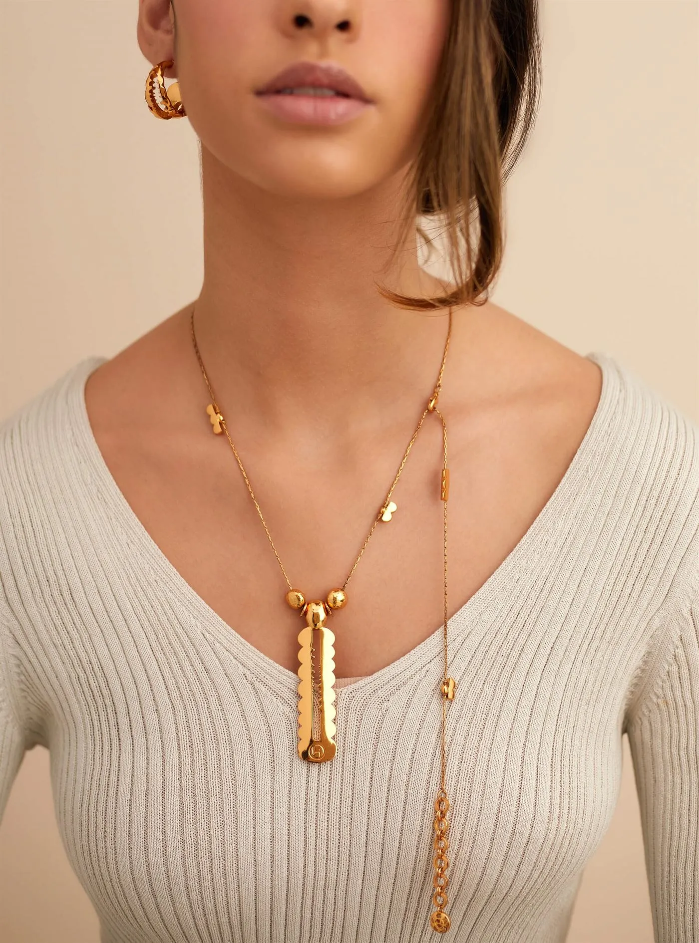 Outhouse   I   OH Atwater Village XXL Epee Drop Pendant Brass Gold Accessories  OHAW21NE901