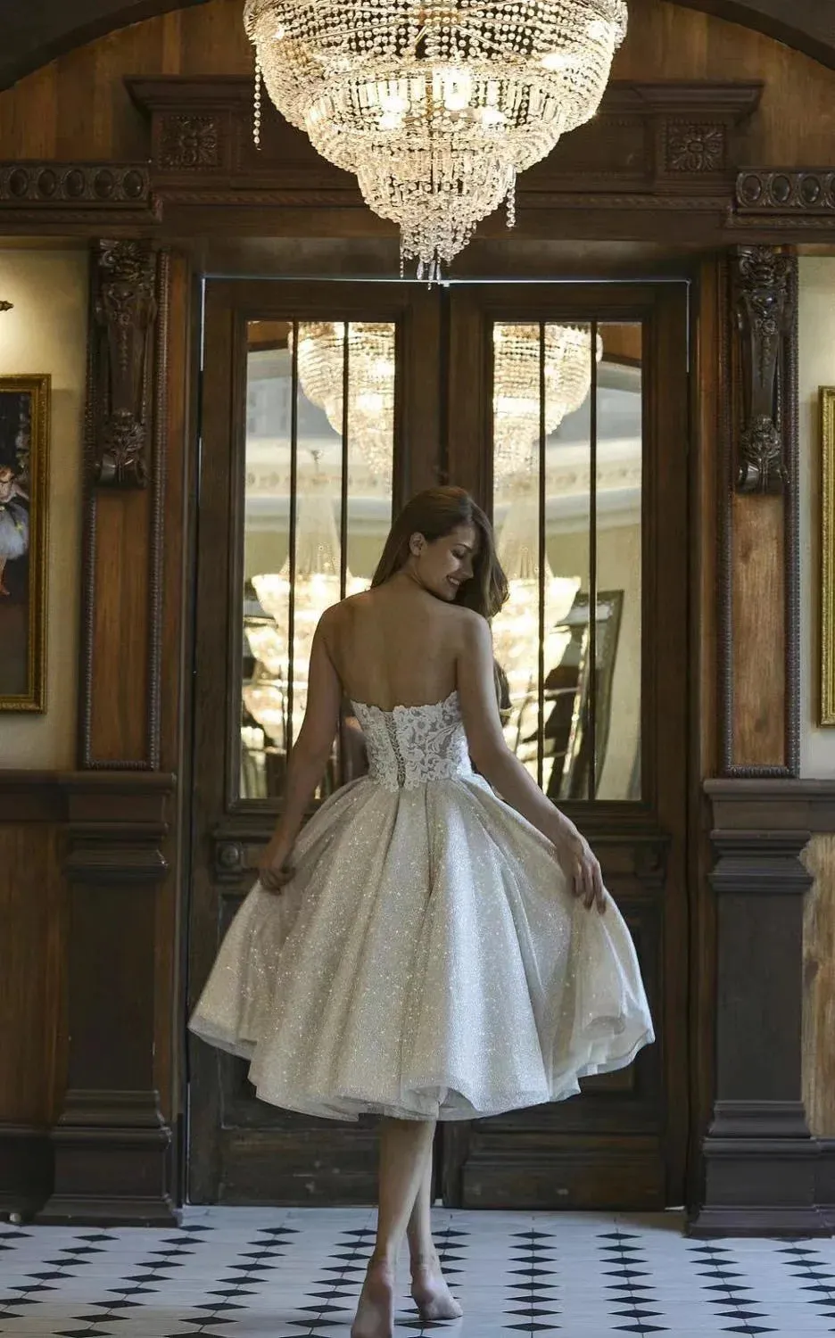 Short Glitter Wedding Dresses Tea-Length Off Shoulder Elegant Women Bridel Gowns Lace Applique Shiny Princess Wedding Customized