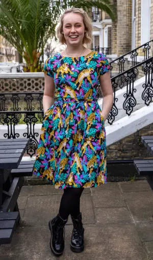SIZE 8* Black Tiger Lily Stretch Belted Tea Dress with Pockets