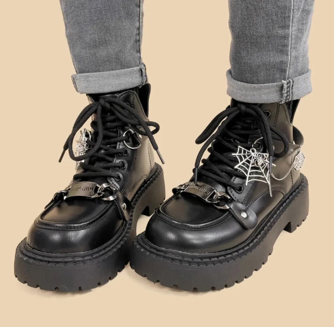 Spiderweb Boots