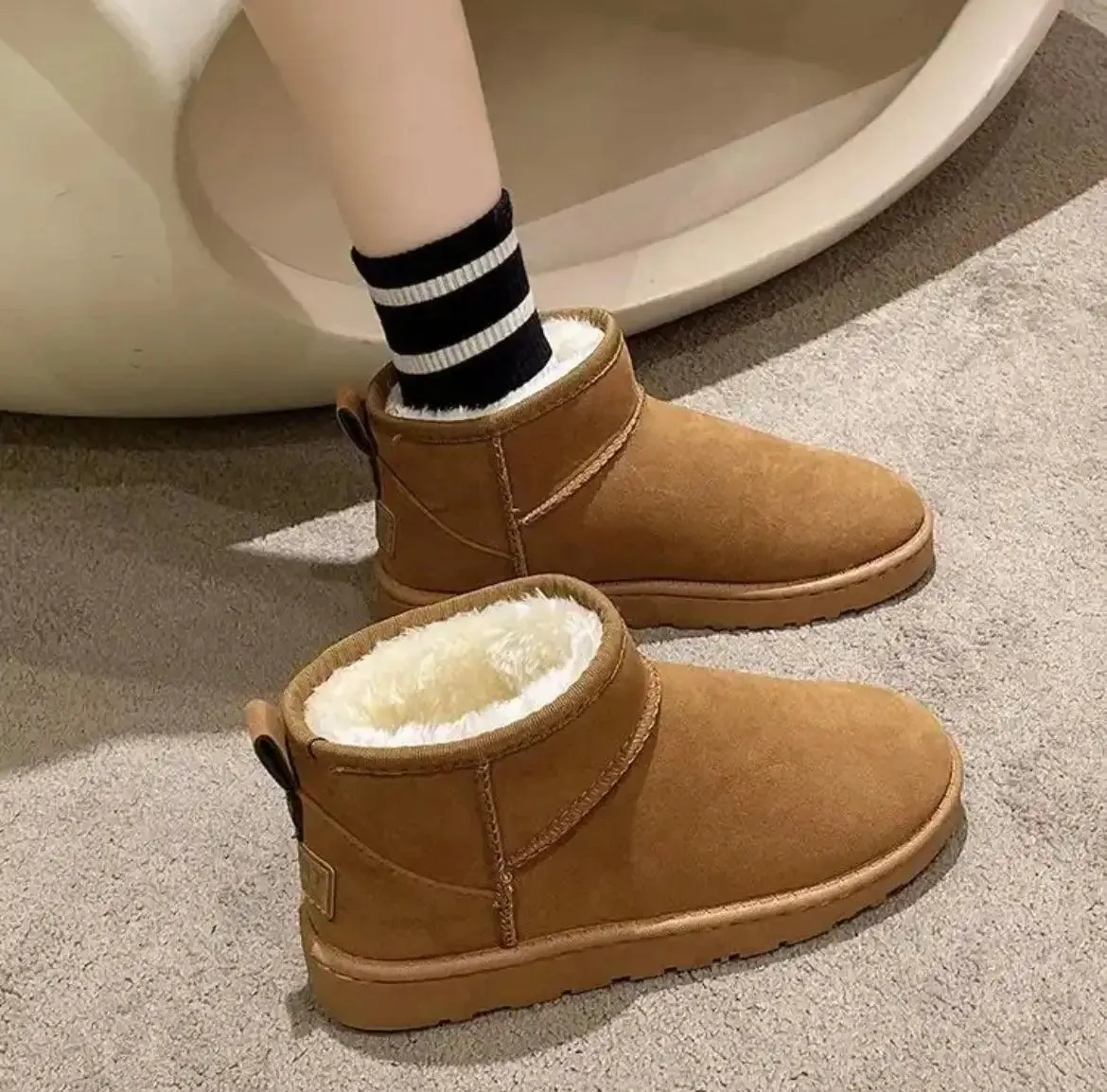 Stylish 1 Pair of Ankle High Suede Boots with Sheepskin Lining for All-Day Comfort