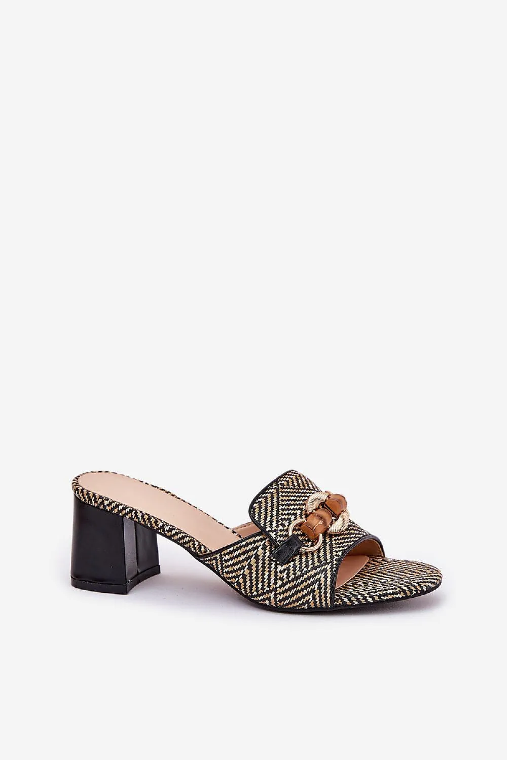 Stylish women's woven sandals