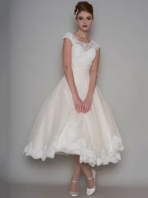 Tea-Length A-Line Scoop Neck Appliqued Cap Sleeve Tulle Wedding Dress-MK_705313