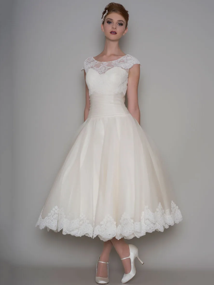 Tea-Length A-Line Scoop Neck Appliqued Cap Sleeve Tulle Wedding Dress-MK_705313