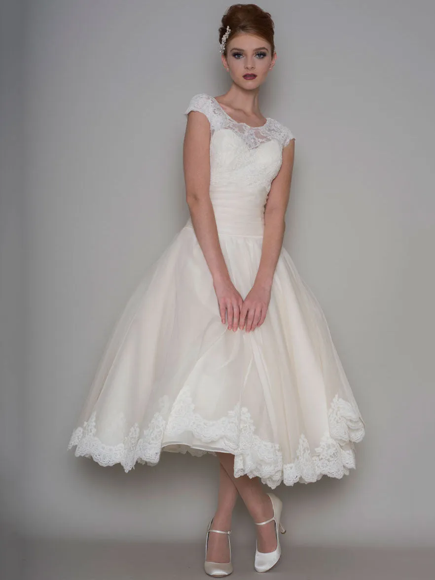 Tea-Length A-Line Scoop Neck Appliqued Cap Sleeve Tulle Wedding Dress-MK_705313